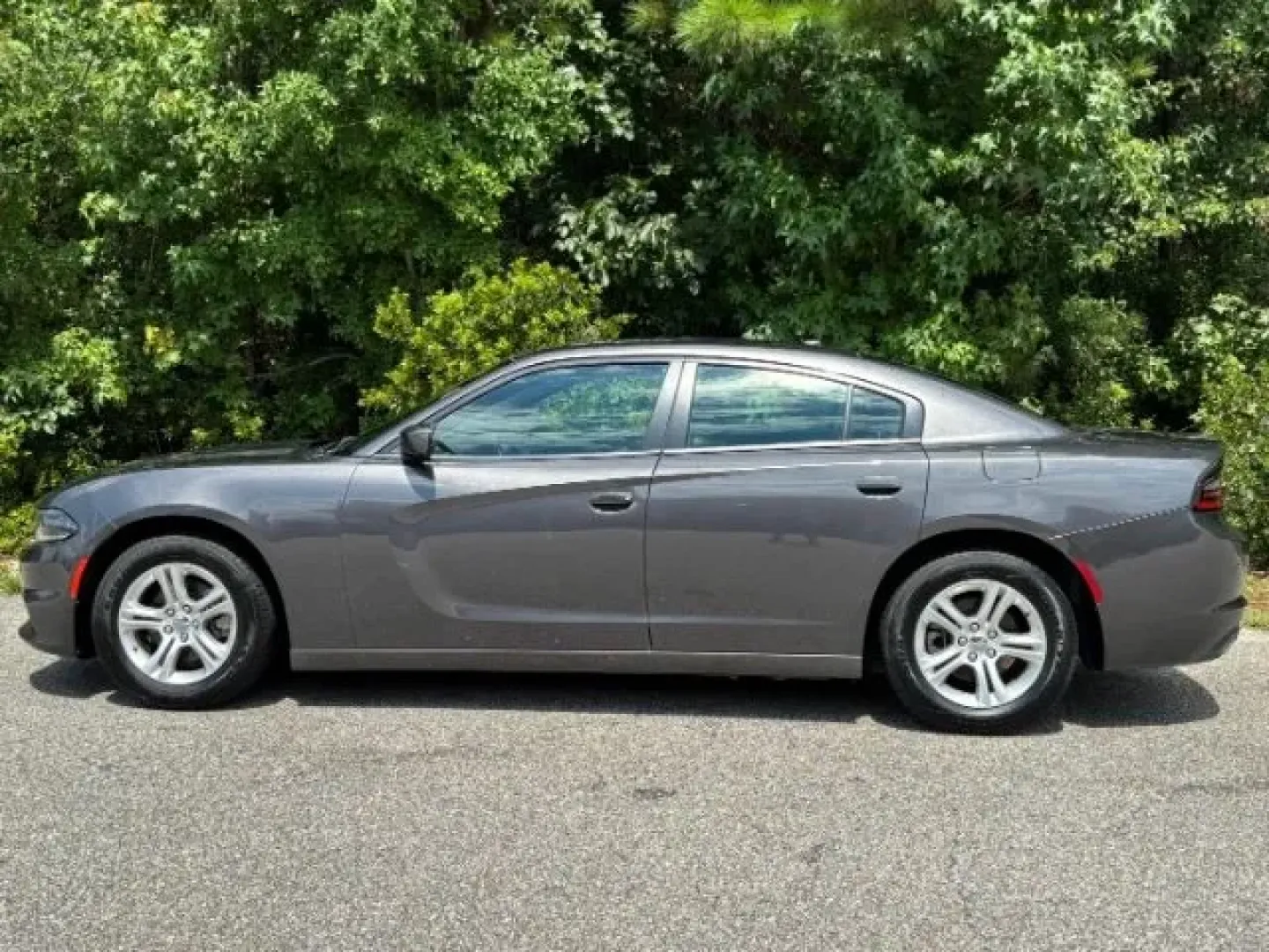 2022 /BLACK LEATHER Dodge Charger SXT (2C3CDXBG4NH) with an 3.6L V6 DOHC 24V engine, 8-Speed Automatic transmission, located at 2761 East Hwy 501, Conway, SC, 29526, (843) 331-1151, 33.781528, -78.989883 - Are you ready to elevate your daily commute or turn heads during your weekend adventures? Look no further than this stunning 2022 Dodge Charger SXT, a premium choice for those who crave performance without sacrificing comfort. Located at Car City - Conway, 2761 East Hwy 501, Conway, SC 29526, our pr - Photo#2