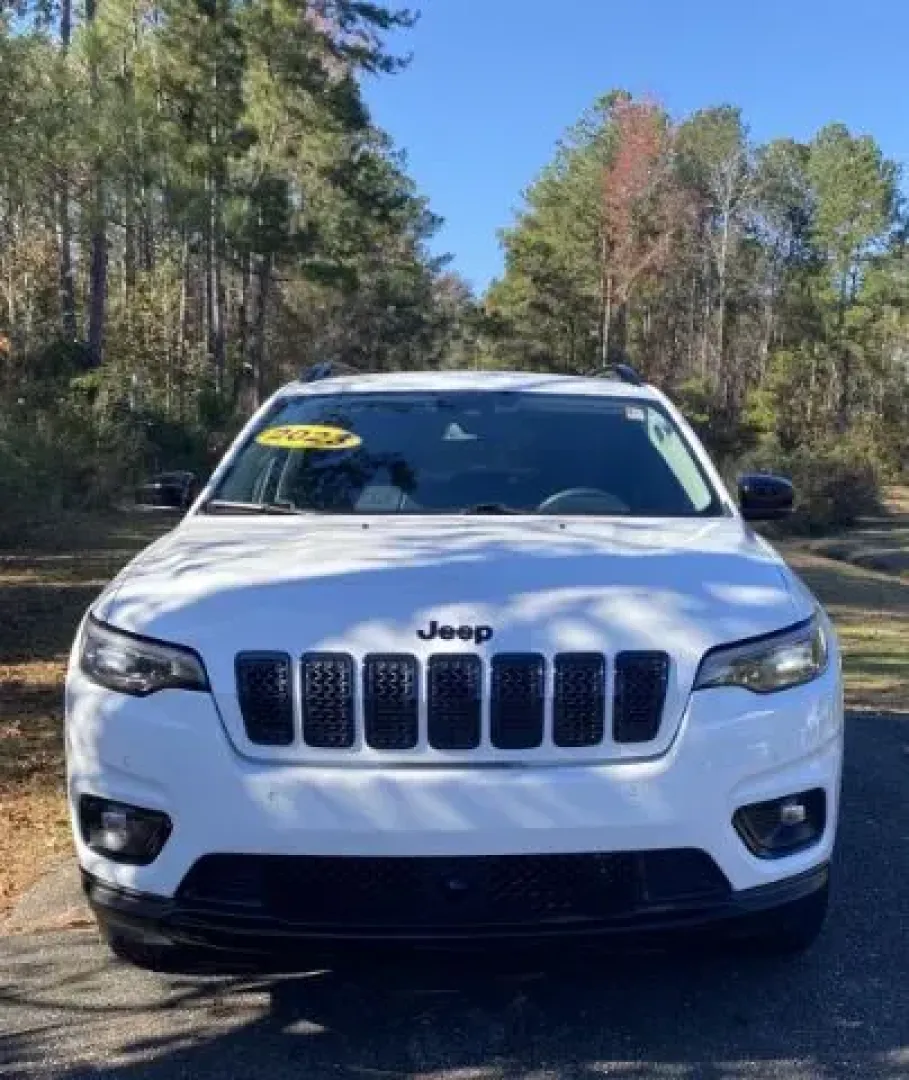 2023 /Black Jeep Cherokee Latitude Lux 4WD (1C4PJMMB7PD) with an 2.4L L4 DOHC 16V engine, 9-Speed Automatic transmission, located at 3598 James B White Hwy South, Whiteville, NC, 28472, (910) 642-3196, 34.294846, -78.732613 - 2023 Jeep Cherokee Latitude Lux 4WD - Photo#1