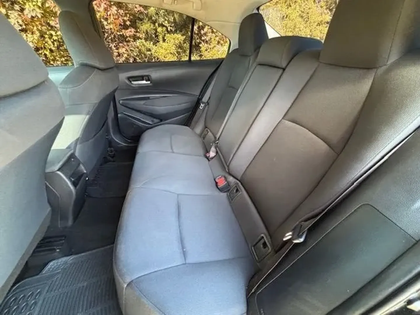 2021 /Black Toyota Corolla LE (5YFEPMAE0MP) with an 1.8L L4 DOHC 16V engine, Continuously Variabl transmission, located at 3598 James B White Hwy South, Whiteville, NC, 28472, (910) 642-3196, 34.294846, -78.732613 - Looking for an affordable and reliable vehicle that can handle daily commutes while offering comfort and safety? Look no further than this stunning 2021 Toyota Corolla LE, now available at Car City - Conway! Located at 2761 East Hwy 501, Conway, SC 29526, we specialize in high-quality pre-owned vehi - Photo#11