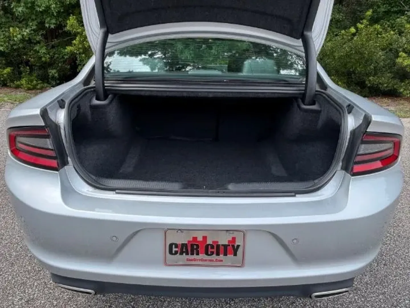 2022 /BLACK LEATHER Dodge Charger SXT (2C3CDXBGXNH) with an 3.6L V6 DOHC 24V engine, 8-Speed Automatic transmission, located at 2761 East Hwy 501, Conway, SC, 29526, (843) 331-1151, 33.781528, -78.989883 - **Experience Unmatched Power and Style with the 2022 Dodge Charger SXT!**<br /> <br /> Are you searching for an exhilarating driving experience combined with everyday versatility? Look no further than the 2022 Dodge Charger SXT, available at Car City - Conway. This stunning sedan not only offers a p - Photo#14
