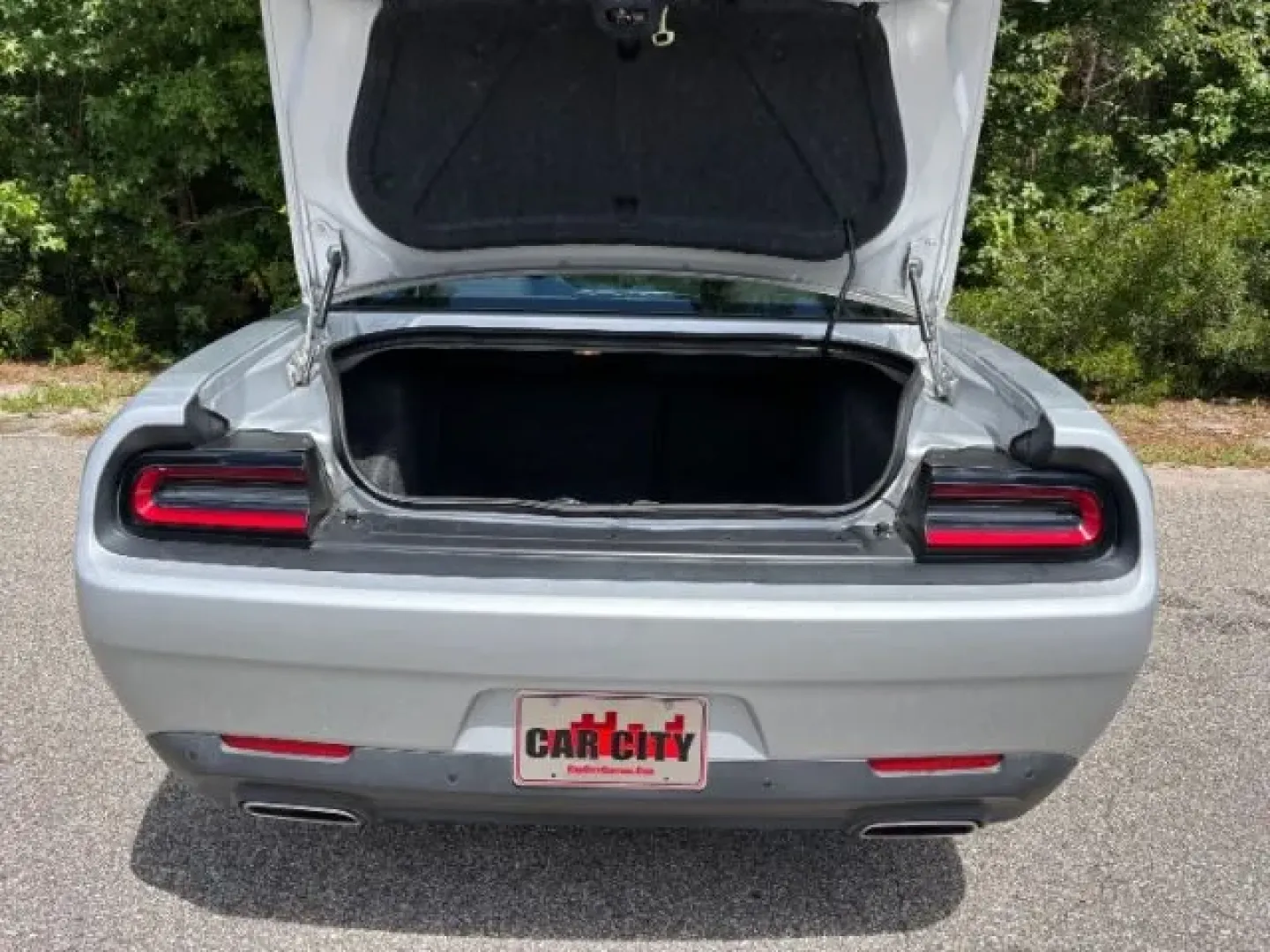 2022 Dodge Challenger GT (2C3CDZJG3NH) with an 3.6L V6 DOHC 24V engine, 8-Speed Automatic transmission, located at 2761 East Hwy 501, Conway, SC, 29526, (843) 331-1151, 33.781528, -78.989883 - Unleash your inner road warrior with the stunning **2022 Dodge Challenger GT**, now available at **Car City - Conway**, your trusted pre-owned vehicle dealer located at **2761 East Hwy 501, Conway, SC 29526**. Perfectly suited for those who crave performance and style, this coupe is an ideal choice - Photo#11