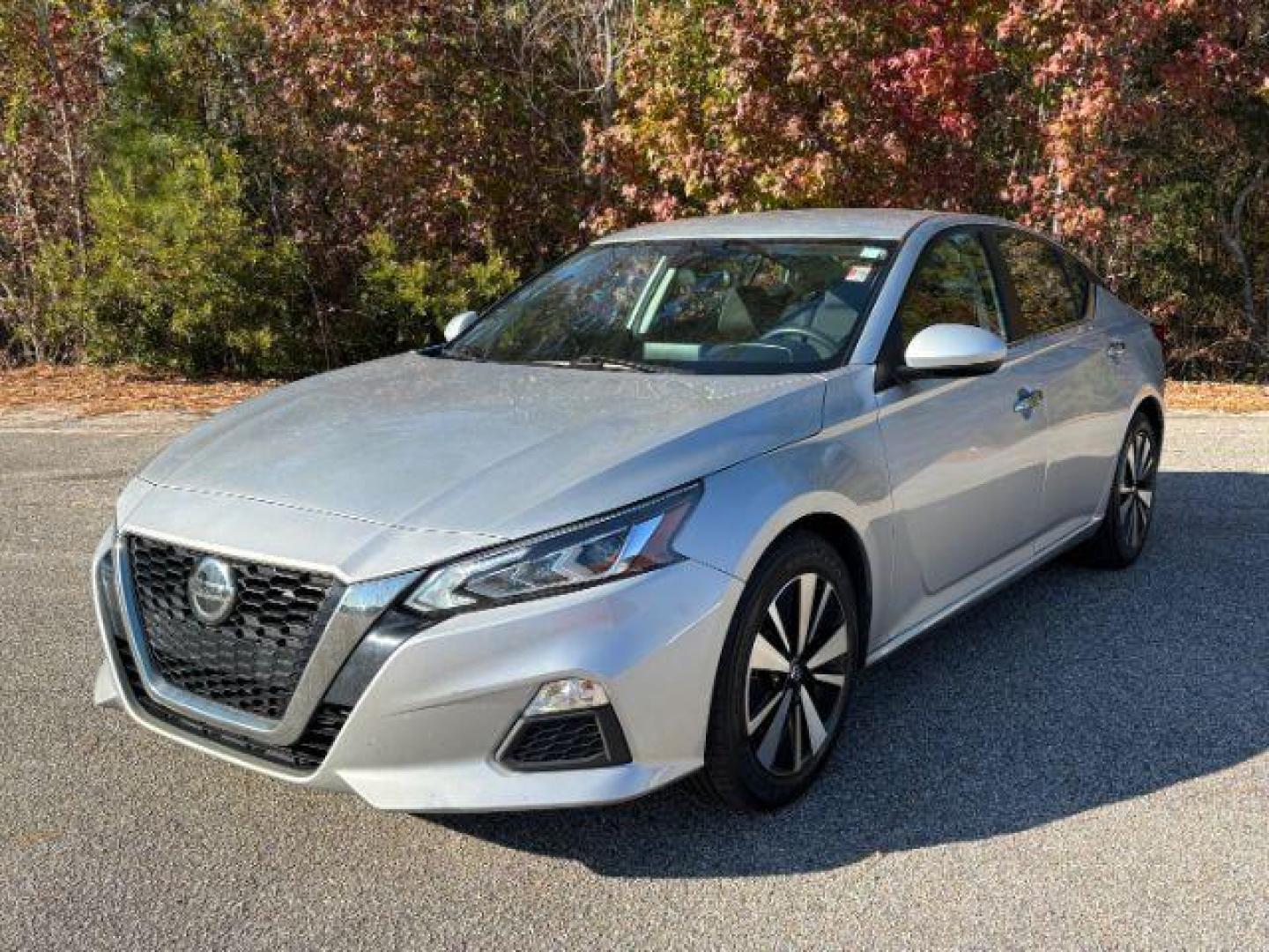 2022 /Charcoal Nissan Altima 2.5 SV (1N4BL4DV4NN) with an 2.5L L4 DOHC 16V engine, Continuously Variable Transmission transmission, located at 2761 East Hwy 501, Conway, SC, 29526, (843) 331-1151, 33.781528, -78.989883 - 2022 Nissan Altima 2.5 SV - Photo#0