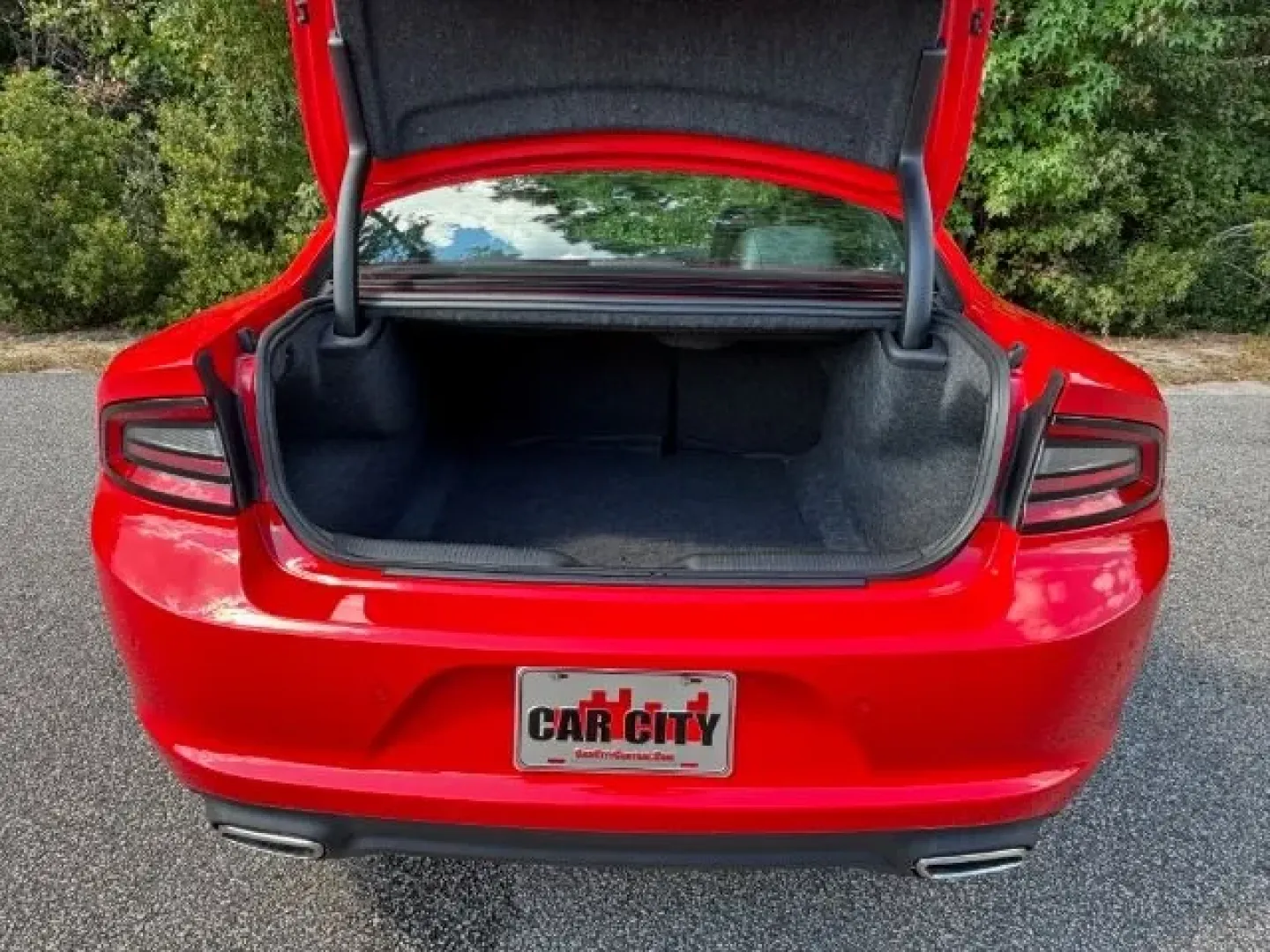 2022 /BLACK LEATHER Dodge Charger SXT (2C3CDXBG7NH) with an 3.6L V6 DOHC 24V engine, 8-Speed Automatic transmission, located at 2761 East Hwy 501, Conway, SC, 29526, (843) 331-1151, 33.781528, -78.989883 - **Unleash Your Inner Adventurer with the 2022 Dodge Charger SXT - Perfect for Thrilling Drives and Family Adventures!**<br /> <br /> Are you ready to elevate your driving experience and make every journey memorable? The 2022 Dodge Charger SXT is not just a car; it's a lifestyle statement that blends - Photo#15