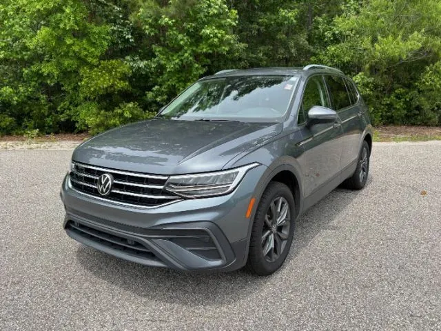 photo of 2022 Volkswagen Tiguan SE