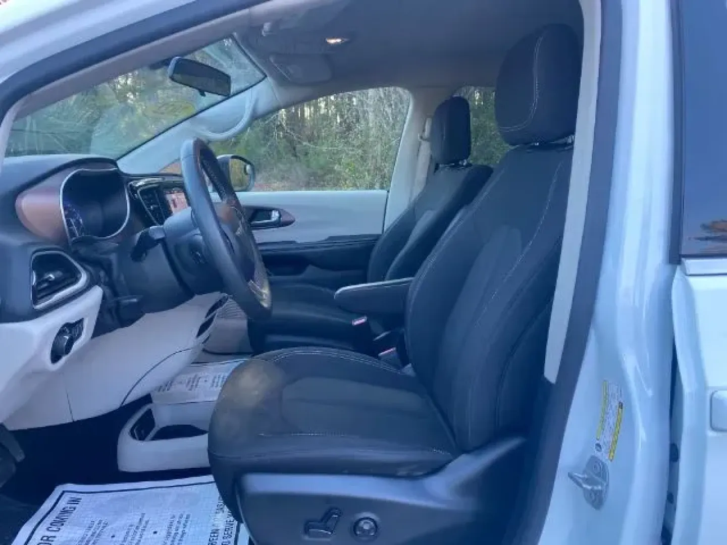 2022 /BLACK Chrysler Voyager LX (2C4RC1CGXNR) with an 3.6L V6 DOHC 24V engine, 9-Speed Automatic transmission, located at 9146 Ocean Hwy West, Calabash, NC, 28467, (910) 579-1110, 33.928635, -78.576157 - 2022 Chrysler Voyager LX - Photo#6