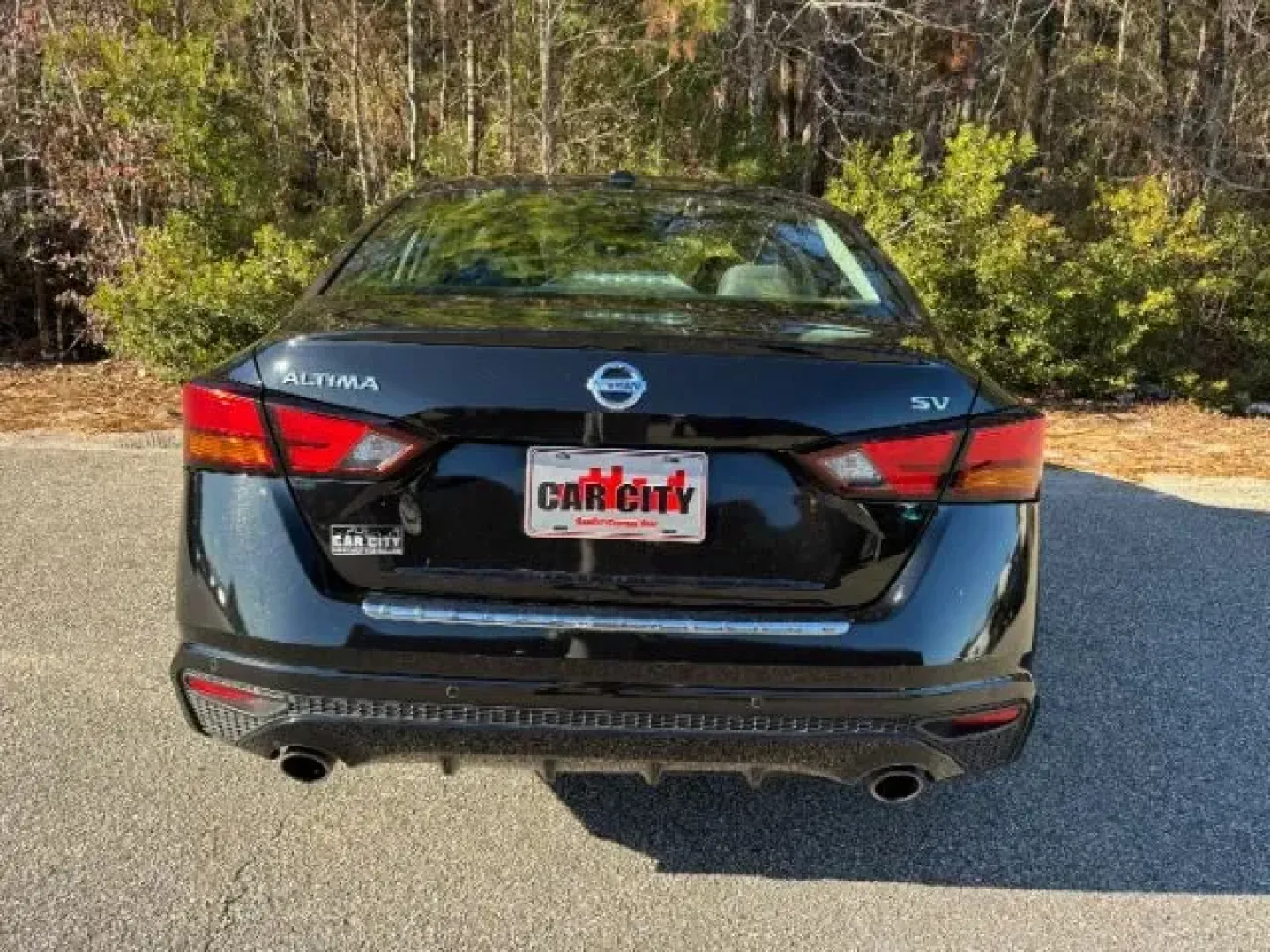 2022 /Charcoal Nissan Altima 2.5 SV (1N4BL4DV4NN) with an 2.5L L4 DOHC 16V engine, Continuously Variable Transmission transmission, located at 2761 East Hwy 501, Conway, SC, 29526, (843) 331-1151, 33.781528, -78.989883 - 2022 Nissan Altima 2.5 SV - Photo#4