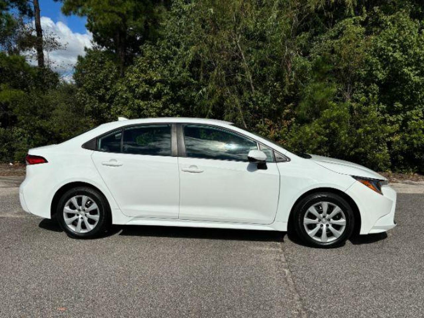 2021 /CHARCOAL CLOTH Toyota Corolla LE (5YFEPMAEXMP) with an 1.8L L4 DOHC 16V engine, Continuously Variable Transmission transmission, located at 9146 Ocean Hwy West, Calabash, NC, 28467, (910) 579-1110, 33.928635, -78.576157 - 2021 Toyota Corolla LE - Photo#2