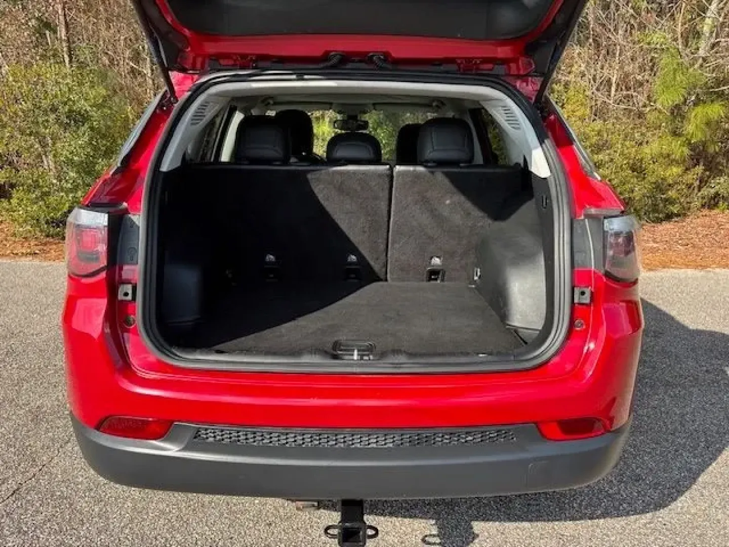 2018 /Black, vinyl/cloth Jeep Compass Latitude FWD (3C4NJCBB8JT) with an 2.4L L4 DOHC 16V engine, located at 2761 East Hwy 501, Conway, SC, 29526, (843) 331-1151, 33.781528, -78.989883 - Are you searching for an adventure-ready vehicle that can keep up with your active lifestyle? Look no further than this stunning 2018 Jeep Compass Latitude FWD, available now at Car City - Conway! With its sporty design and robust capabilities, this SUV is perfect for weekend getaways, daily commute - Photo#12