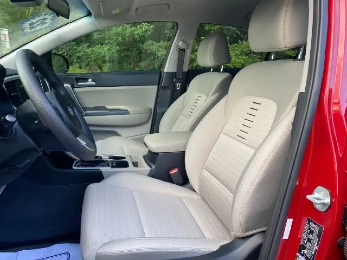 2022 Kia Sportage LX FWD (KNDPM3AC5N7) with an 2.4L V6 DOHC 24V engine, 6-Speed Automatic transmission, located at 9146 Ocean Hwy West, Calabash, NC, 28467, (910) 579-1110, 33.928635, -78.576157 - ### Discover the Perfect Blend of Style, Comfort, and Versatility with the 2022 Kia Sportage at Car City - Whitesville<br /> <br /> Are you ready to elevate your driving experience? Whether you're navigating the daily grind of a long commute or setting out on weekend adventures with friends and fami - Photo#4