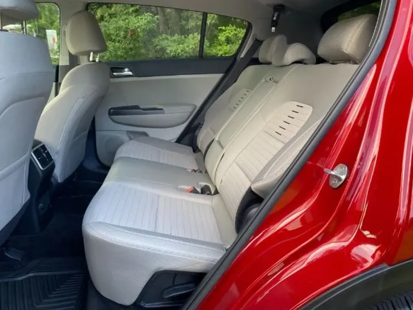 2022 Kia Sportage LX FWD (KNDPM3AC5N7) with an 2.4L V6 DOHC 24V engine, 6-Speed Automatic transmission, located at 9146 Ocean Hwy West, Calabash, NC, 28467, (910) 579-1110, 33.928635, -78.576157 - ### Discover the Perfect Blend of Style, Comfort, and Versatility with the 2022 Kia Sportage at Car City - Whitesville<br /> <br /> Are you ready to elevate your driving experience? Whether you're navigating the daily grind of a long commute or setting out on weekend adventures with friends and fami - Photo#5