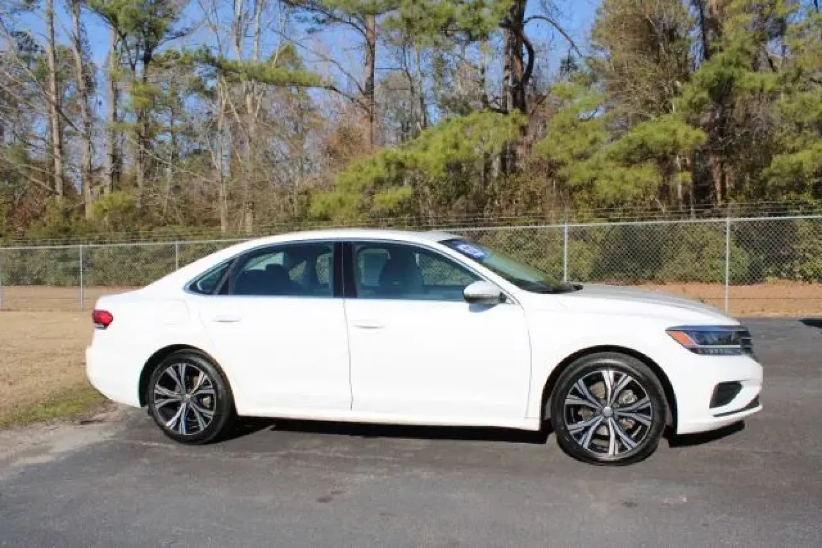 2022 Volkswagen Passat SE (1VWSA7A32NC) with an 2.0L L4 DOHC 16V engine, 6-Speed Automatic transmission, located at 9146 Ocean Hwy West, Calabash, NC, 28467, (910) 579-1110, 33.928635, -78.576157 - ### Discover Your Next Adventure with the 2022 Volkswagen Passat SE at Car City - Whitesville<br /> <br /> Are you ready to elevate your driving experience? Whether you're commuting to work, taking the kids to soccer practice, or planning a weekend getaway, the 2022 Volkswagen Passat SE is the perfe - Photo#4