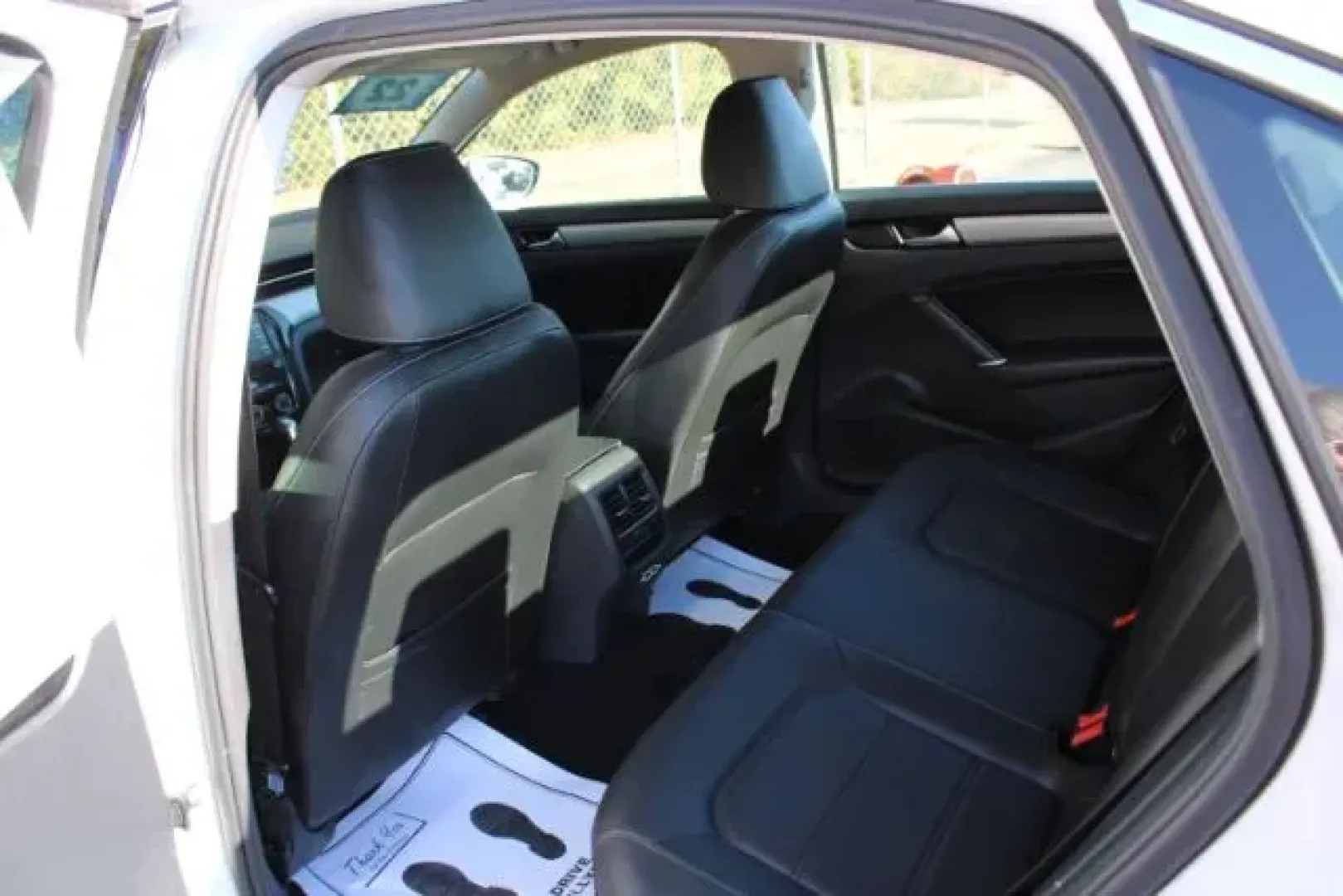 2022 Volkswagen Passat SE (1VWSA7A32NC) with an 2.0L L4 DOHC 16V engine, 6-Speed Automatic transmission, located at 9146 Ocean Hwy West, Calabash, NC, 28467, (910) 579-1110, 33.928635, -78.576157 - ### Discover Your Next Adventure with the 2022 Volkswagen Passat SE at Car City - Whitesville<br /> <br /> Are you ready to elevate your driving experience? Whether you're commuting to work, taking the kids to soccer practice, or planning a weekend getaway, the 2022 Volkswagen Passat SE is the perfe - Photo#8