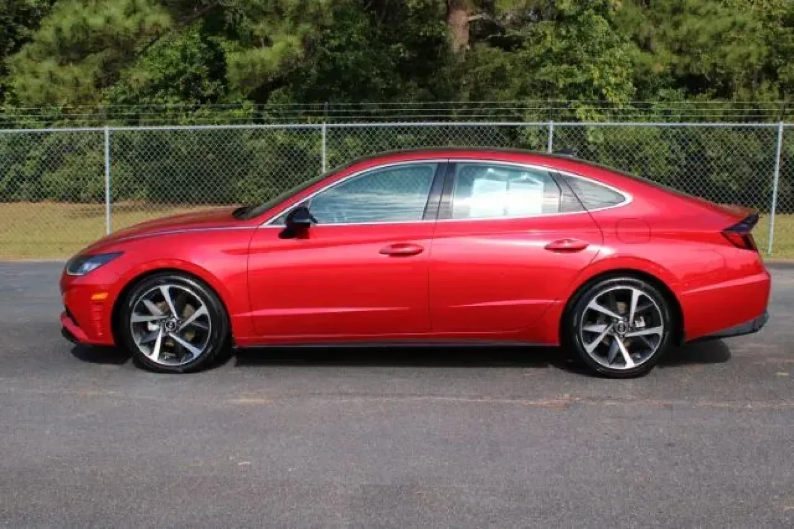 2022 Hyundai Sonata SEL Plus (5NPEJ4J24NH) with an 1.6L L4 DOHC 16V engine, 8-Speed Automatic transmission, located at 9146 Ocean Hwy West, Calabash, NC, 28467, (910) 579-1110, 33.928635, -78.576157 - 2022 Hyundai Sonata SEL Plus - Photo#2