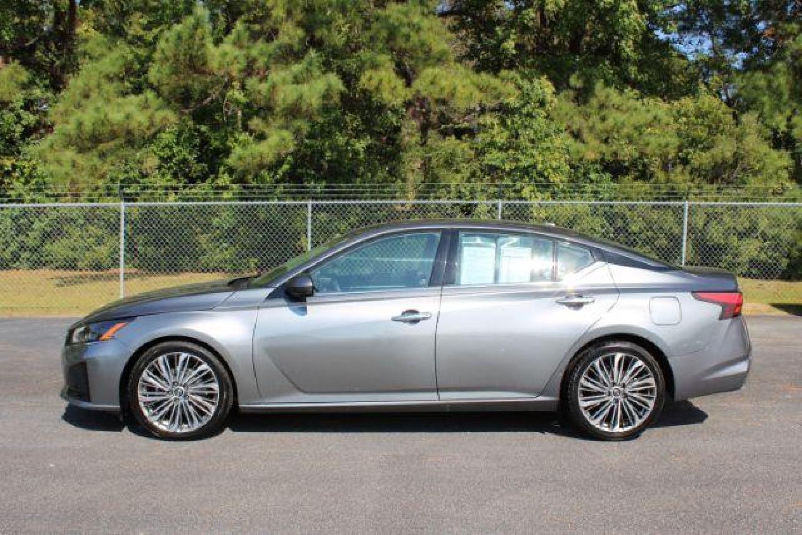 2023 Nissan Altima 2.5 SL (1N4BL4EV8PN) with an 2.5L L4 DOHC 16V engine, Continuously Variable Transmission transmission, located at 3598 James B White Hwy South, Whiteville, NC, 28472, (910) 642-3196, 34.294846, -78.732613 - 2023 Nissan Altima 2.5 SL - Photo#3