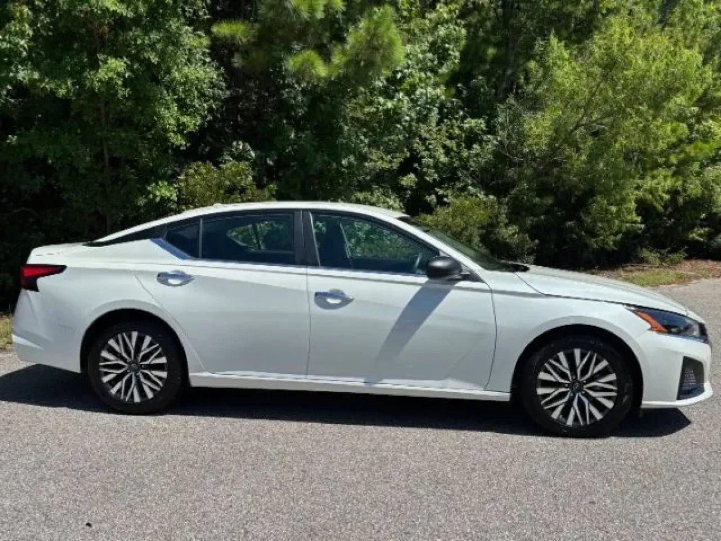 2024 Nissan Altima 2.5 SV (1N4BL4DV3RN) with an 2.5L L4 DOHC 16V engine, Continuously Variable Transmission transmission, located at 2761 East Hwy 501, Conway, SC, 29526, (843) 331-1151, 33.781528, -78.989883 - **Discover Your Next Adventure with the 2024 Nissan Altima at Car City - Conway!**<br /> <br /> Are you searching for the perfect blend of style, comfort, and efficiency for your daily commute or weekend getaways? Look no further than this stunning 2024 Nissan Altima, available now at Car City - Con - Photo#3