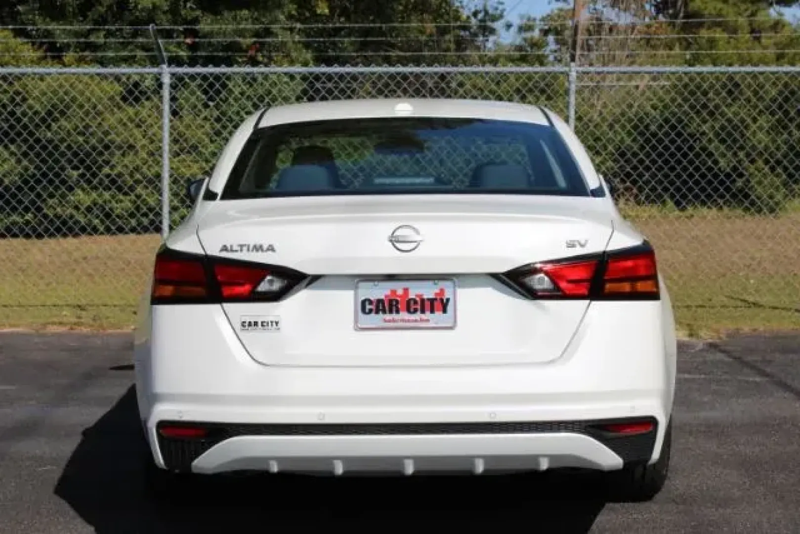 2024 Nissan Altima 2.5 SV (1N4BL4DV3RN) with an 2.5L L4 DOHC 16V engine, Continuously Variable Transmission transmission, located at 2761 East Hwy 501, Conway, SC, 29526, (843) 331-1151, 33.781528, -78.989883 - 2024 Nissan Altima 2.5 SV - Photo#2