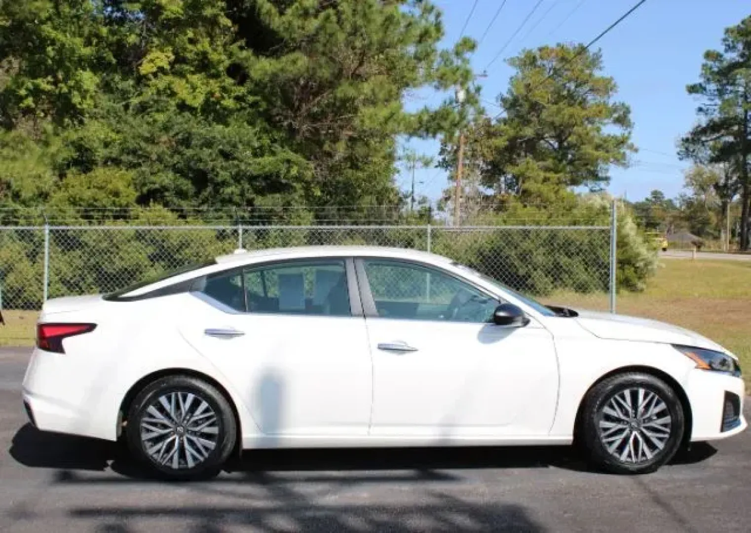2024 Nissan Altima 2.5 SV (1N4BL4DV3RN) with an 2.5L L4 DOHC 16V engine, Continuously Variable Transmission transmission, located at 2761 East Hwy 501, Conway, SC, 29526, (843) 331-1151, 33.781528, -78.989883 - 2024 Nissan Altima 2.5 SV - Photo#3