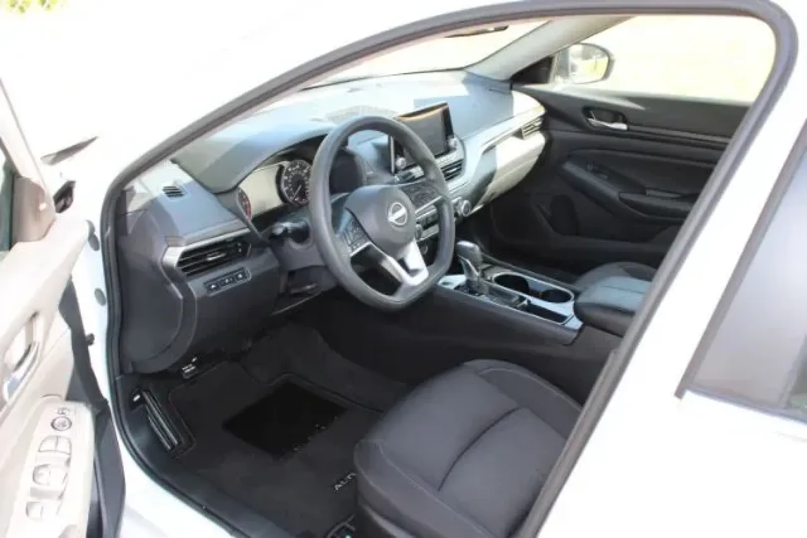 2024 Nissan Altima 2.5 SV (1N4BL4DV3RN) with an 2.5L L4 DOHC 16V engine, Continuously Variable Transmission transmission, located at 2761 East Hwy 501, Conway, SC, 29526, (843) 331-1151, 33.781528, -78.989883 - 2024 Nissan Altima 2.5 SV - Photo#7