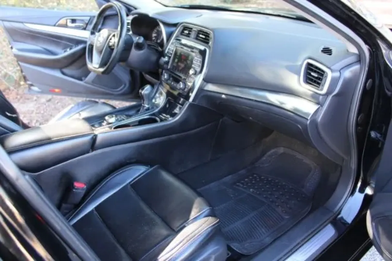 2021 /BLACK LEATHER Nissan Maxima 3.5 SV (1N4AA6CV1MC) with an 3.5L V6 DOHC 24V engine, Continuously Variabl transmission, located at 9146 Ocean Hwy West, Calabash, NC, 28467, (910) 579-1110, 33.928635, -78.576157 - **Experience Unmatched Comfort and Style with the 2021 Nissan Maxima at Car City - Calabash!**<br /> <br /> Are you in search of a vehicle that perfectly balances luxury, performance, and practicality? Look no further than the stunning 2021 Nissan Maxima, a sedan designed for those who refuse to com - Photo#10