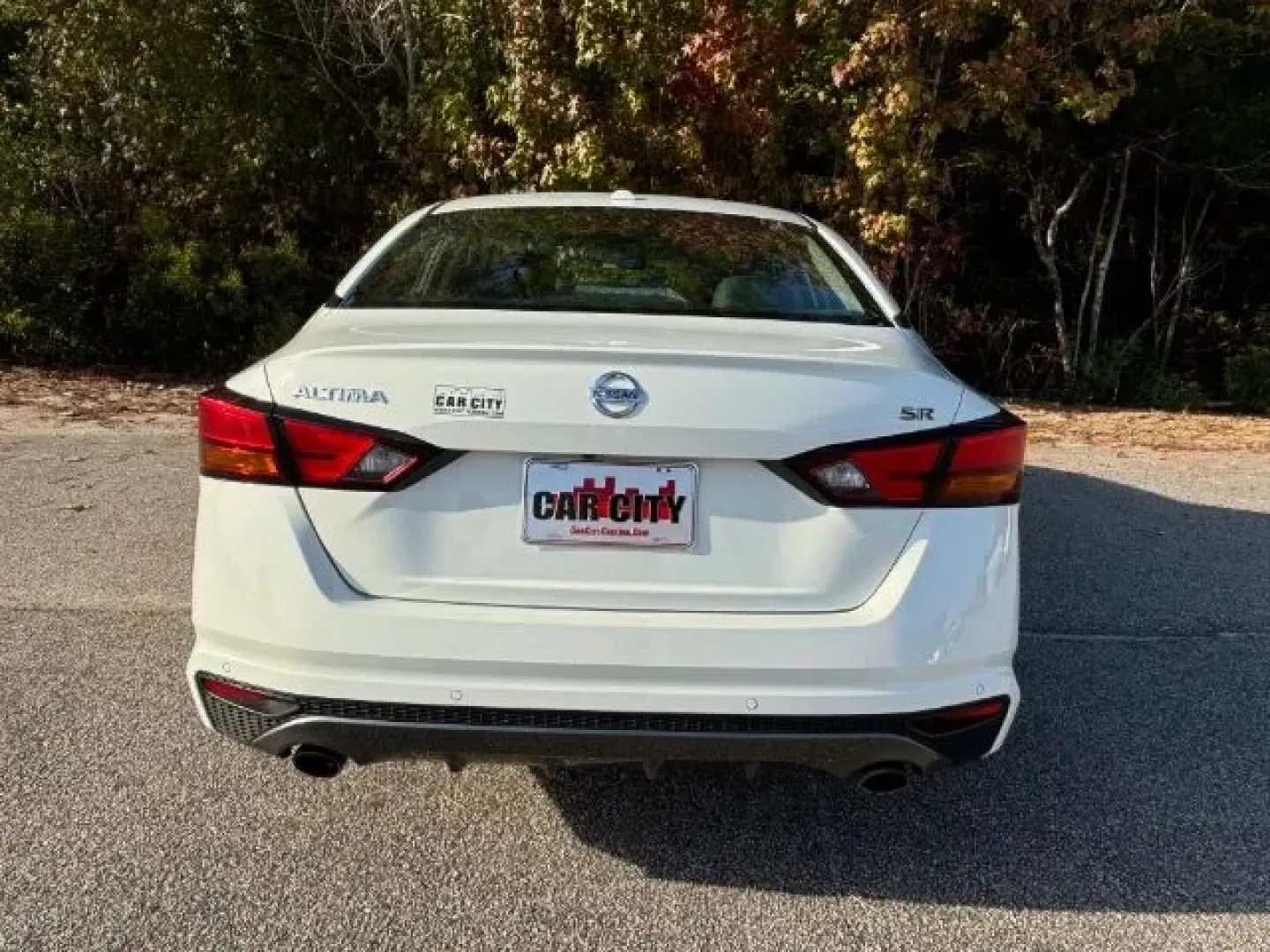 2022 /Sport Nissan Altima 2.5 SR (1N4BL4CV1NN) with an 2.5L L4 DOHC 16V engine, Continuously Variable Transmission transmission, located at 2761 East Hwy 501, Conway, SC, 29526, (843) 331-1151, 33.781528, -78.989883 - **Explore Life in Style with the 2022 Nissan Altima 2.5 SR at Car City - Conway!**<br /> <br /> Are you ready to elevate your driving experience? Whether you're commuting to work, running errands around Conway, or planning a weekend getaway, the 2022 Nissan Altima 2.5 SR is your perfect ride. With a - Photo#4
