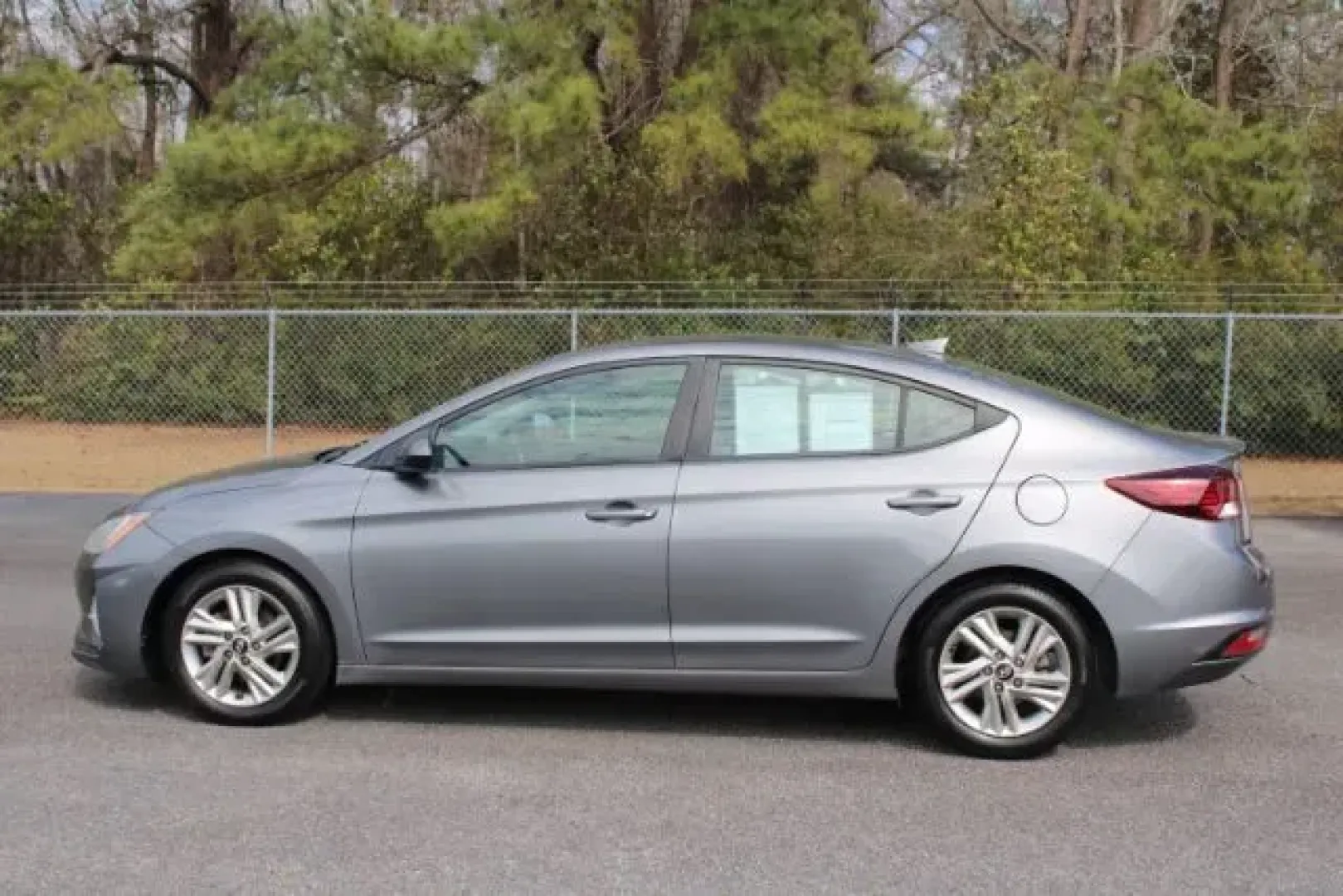 2019 /BLACK CLOTH Hyundai Elantra SEL (5NPD84LF5KH) with an Other engine, located at 3598 James B White Hwy South, Whiteville, NC, 28472, (910) 642-3196, 34.294846, -78.732613 - 2019 Hyundai Elantra SEL - Photo#3