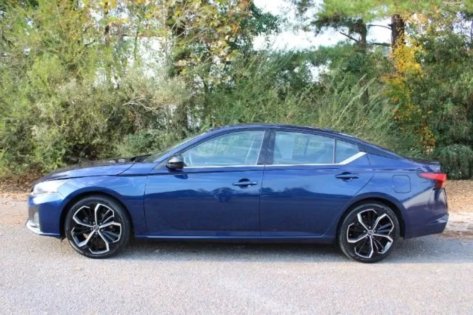 2023 Nissan Altima 2.5 SR (1N4BL4CV5PN) with an 2.5L L4 DOHC 16V engine, Continuously Variabl transmission, located at 3598 James B White Hwy South, Whiteville, NC, 28472, (910) 642-3196, 34.294846, -78.732613 - Are you searching for a stylish and reliable sedan that perfectly balances comfort and performance for your daily commute or weekend adventures? Look no further than this stunning 2023 Nissan Altima 2.5 SR, available now at Car City - Whitesville. Located at 3598 James B White Hwy South, Whiteville, - Photo#4