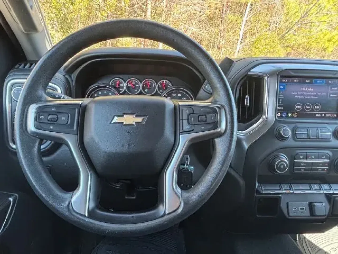 2020 /Jet Black Chevrolet Silverado 1500 2WD Double Cab Standard Bed LT (1GCRWCED3LZ) with an 2.7L I-4 gasoline direct injection engine, located at 2761 East Hwy 501, Conway, SC, 29526, (843) 331-1151, 33.781528, -78.989883 - 2020 Chevrolet Silverado 1500 2WD Double Cab Standard Bed LT - Photo#6