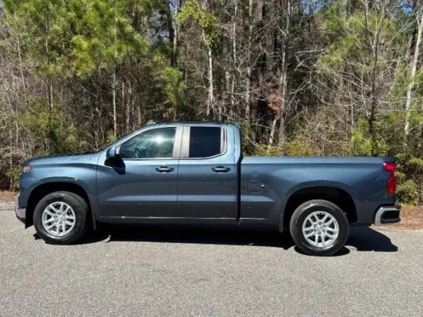 2020 /Jet Black Chevrolet Silverado 1500 2WD Double Cab Standard Bed LT (1GCRWCED3LZ) with an 2.7L I-4 gasoline direct injection engine, located at 2761 East Hwy 501, Conway, SC, 29526, (843) 331-1151, 33.781528, -78.989883 - 2020 Chevrolet Silverado 1500 2WD Double Cab Standard Bed LT - Photo#1