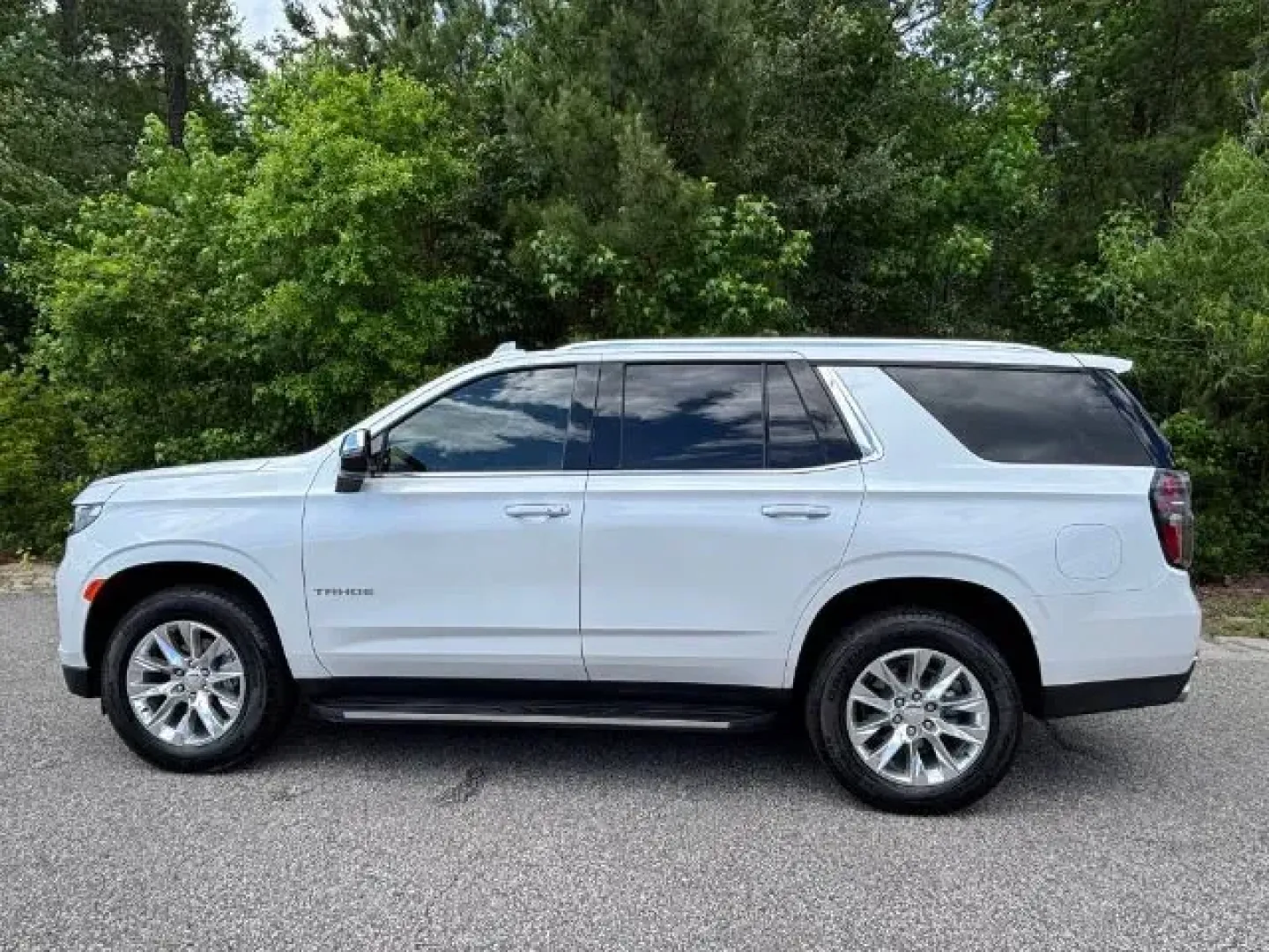 2024 /Jet Black/Maple Sugar Chevrolet Tahoe 4WD Premier (1GNSKSKD3RR) with an 5.3 L V8 engine, located at 2761 East Hwy 501, Conway, SC, 29526, (843) 331-1151, 33.781528, -78.989883 - 2024 Chevrolet Tahoe 4WD Premier - Photo#2