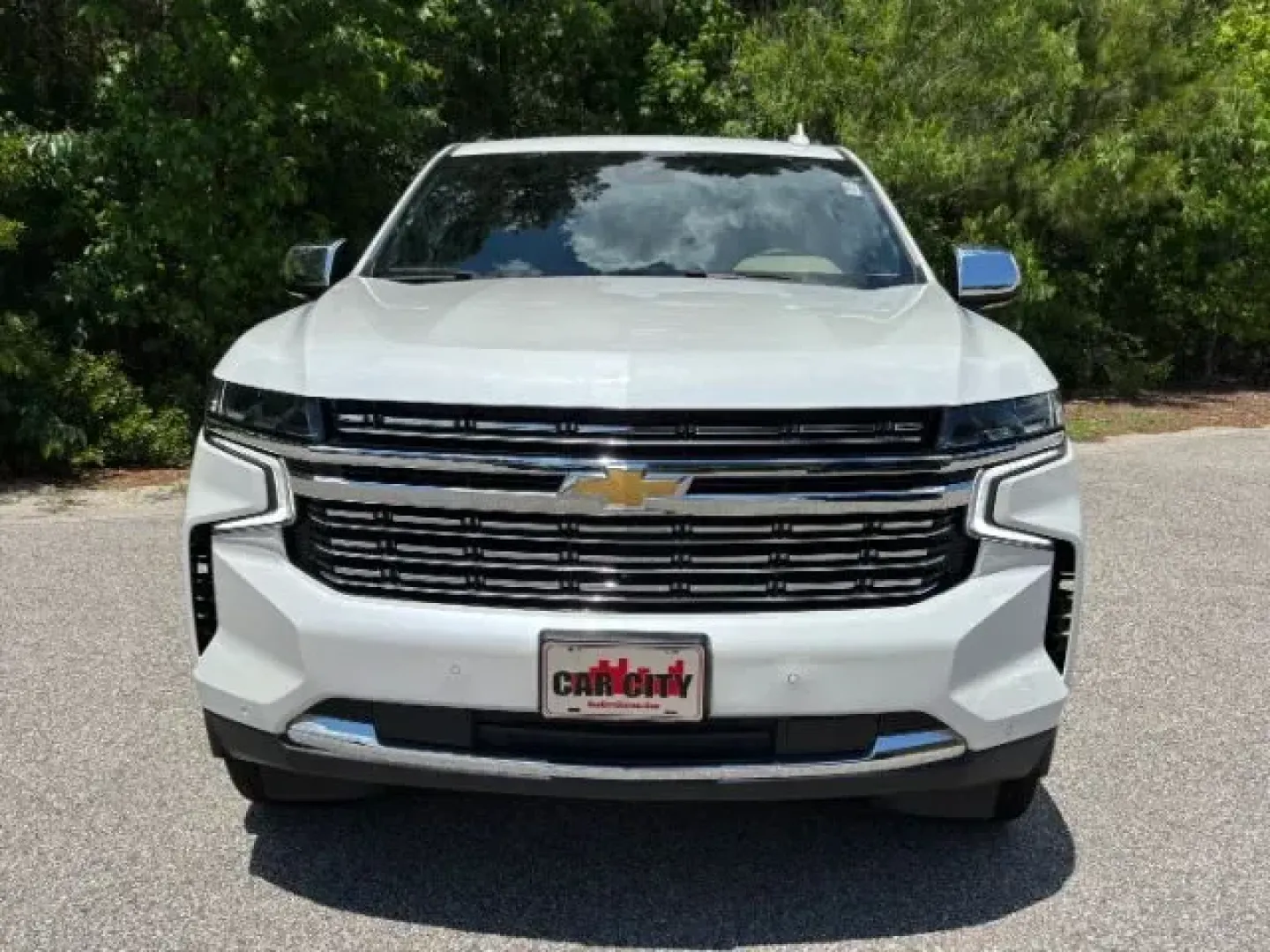 2024 /Jet Black/Maple Sugar Chevrolet Tahoe 4WD Premier (1GNSKSKD3RR) with an 5.3 L V8 engine, located at 2761 East Hwy 501, Conway, SC, 29526, (843) 331-1151, 33.781528, -78.989883 - 2024 Chevrolet Tahoe 4WD Premier - Photo#4