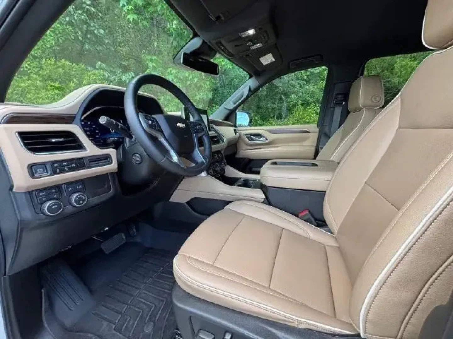 2024 /Jet Black/Maple Sugar Chevrolet Tahoe 4WD Premier (1GNSKSKD3RR) with an 5.3 L V8 engine, located at 2761 East Hwy 501, Conway, SC, 29526, (843) 331-1151, 33.781528, -78.989883 - 2024 Chevrolet Tahoe 4WD Premier - Photo#9