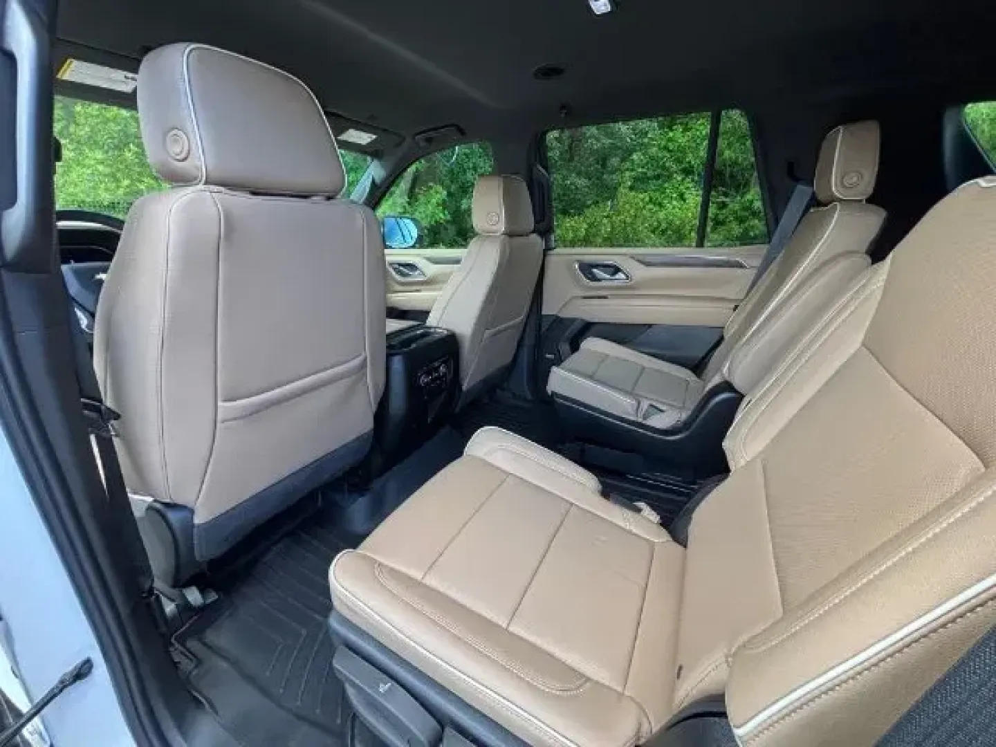 2024 /Jet Black/Maple Sugar Chevrolet Tahoe 4WD Premier (1GNSKSKD3RR) with an 5.3 L V8 engine, located at 2761 East Hwy 501, Conway, SC, 29526, (843) 331-1151, 33.781528, -78.989883 - 2024 Chevrolet Tahoe 4WD Premier - Photo#10