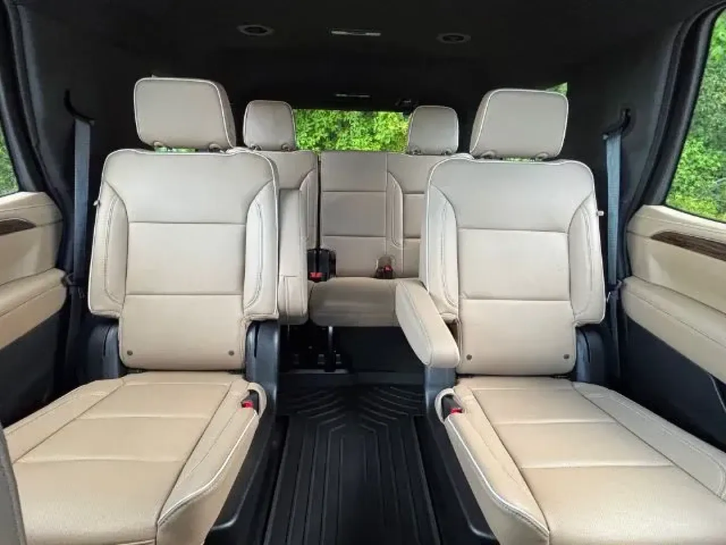 2024 /Jet Black/Maple Sugar Chevrolet Tahoe 4WD Premier (1GNSKSKD3RR) with an 5.3 L V8 engine, located at 2761 East Hwy 501, Conway, SC, 29526, (843) 331-1151, 33.781528, -78.989883 - 2024 Chevrolet Tahoe 4WD Premier - Photo#12