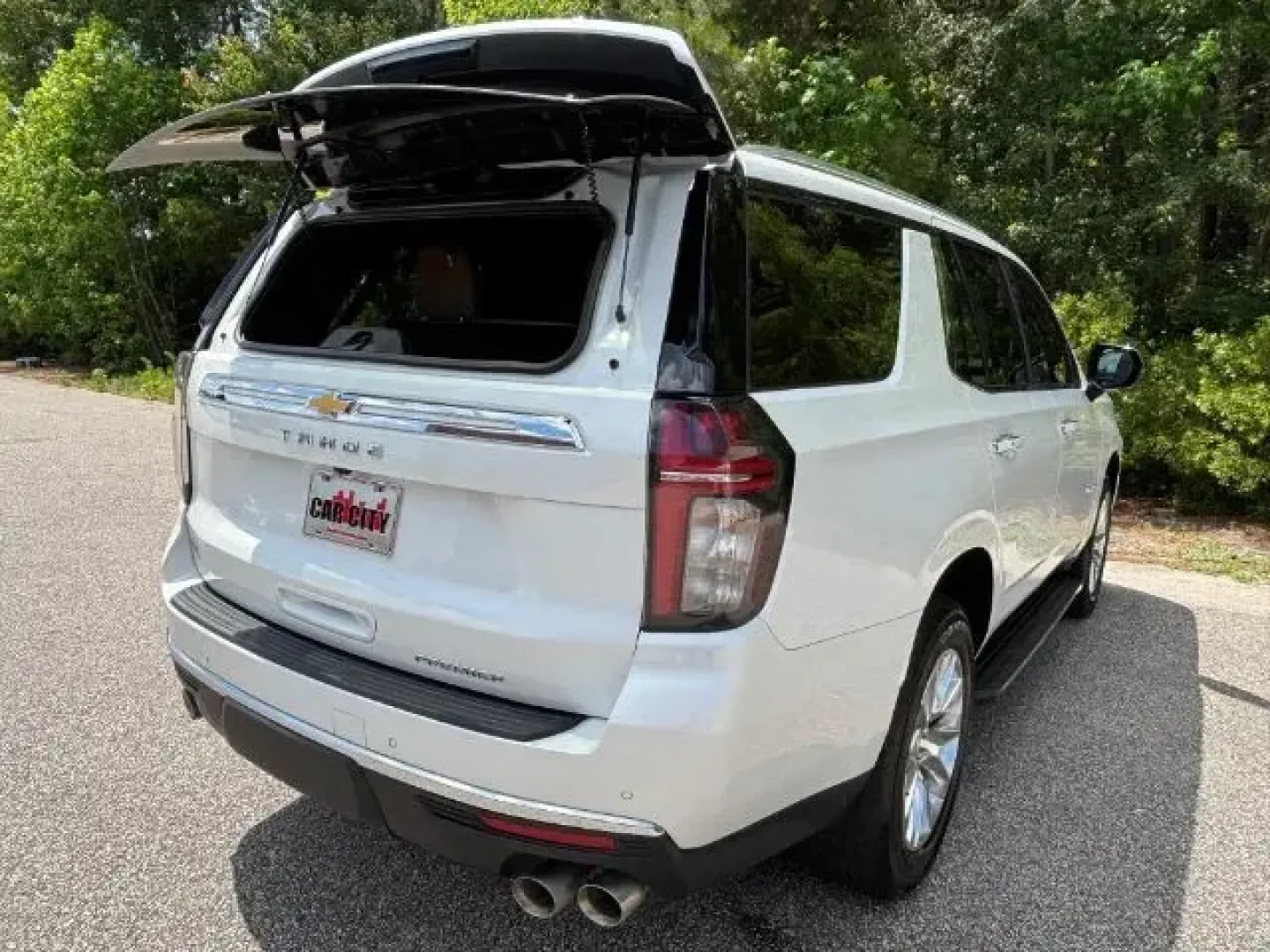 2024 /Jet Black/Maple Sugar Chevrolet Tahoe 4WD Premier (1GNSKSKD3RR) with an 5.3 L V8 engine, located at 2761 East Hwy 501, Conway, SC, 29526, (843) 331-1151, 33.781528, -78.989883 - 2024 Chevrolet Tahoe 4WD Premier - Photo#14
