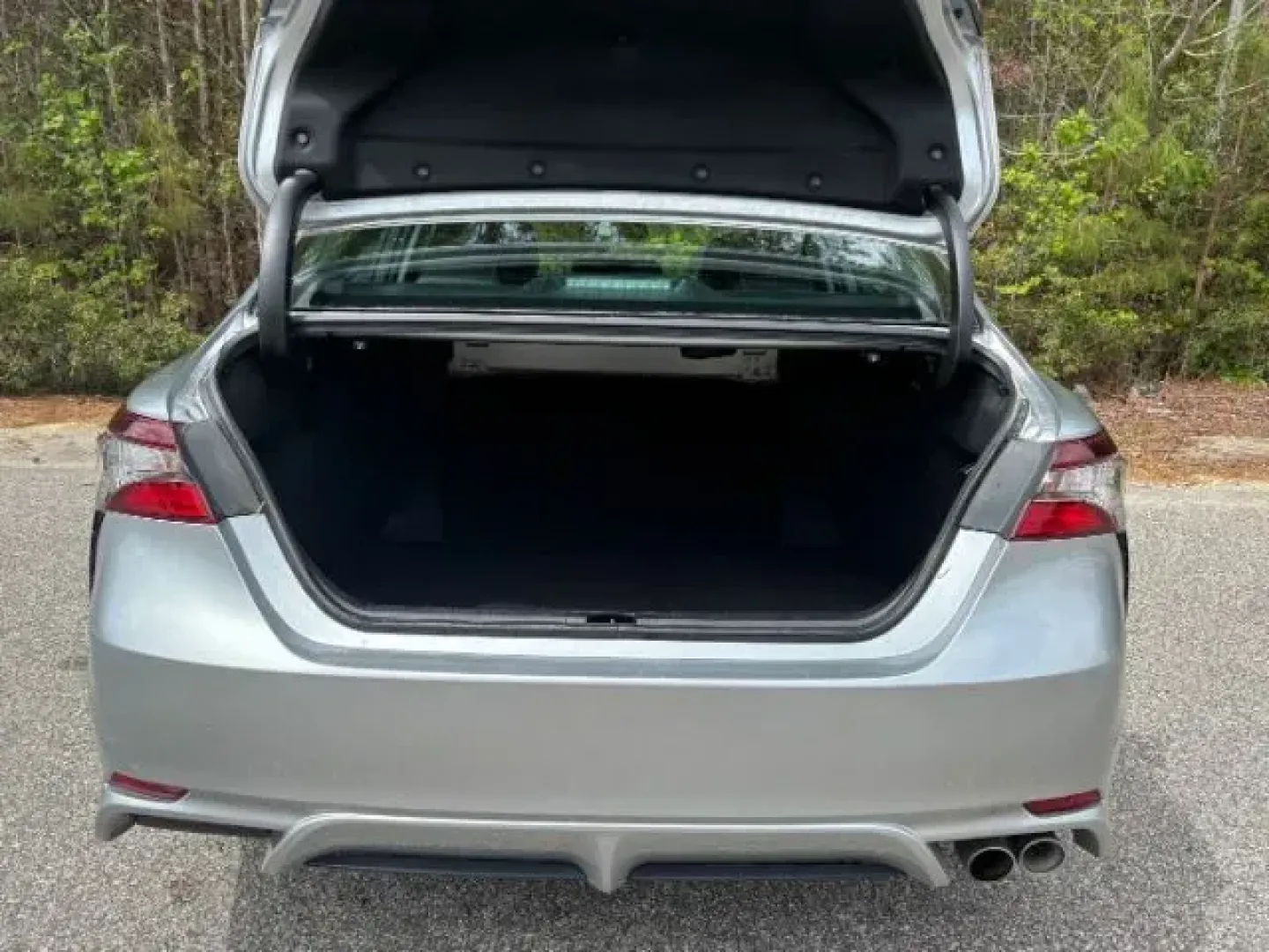 2022 /Black Toyota Camry SE | SE Nightshade Edition (4T1G11AK7NU) with an 2.5L I-4 port/direct injection engine, located at 2761 East Hwy 501, Conway, SC, 29526, (843) 331-1151, 33.781528, -78.989883 - 2022 Toyota Camry SE | SE Nightshade Edition - Photo#9