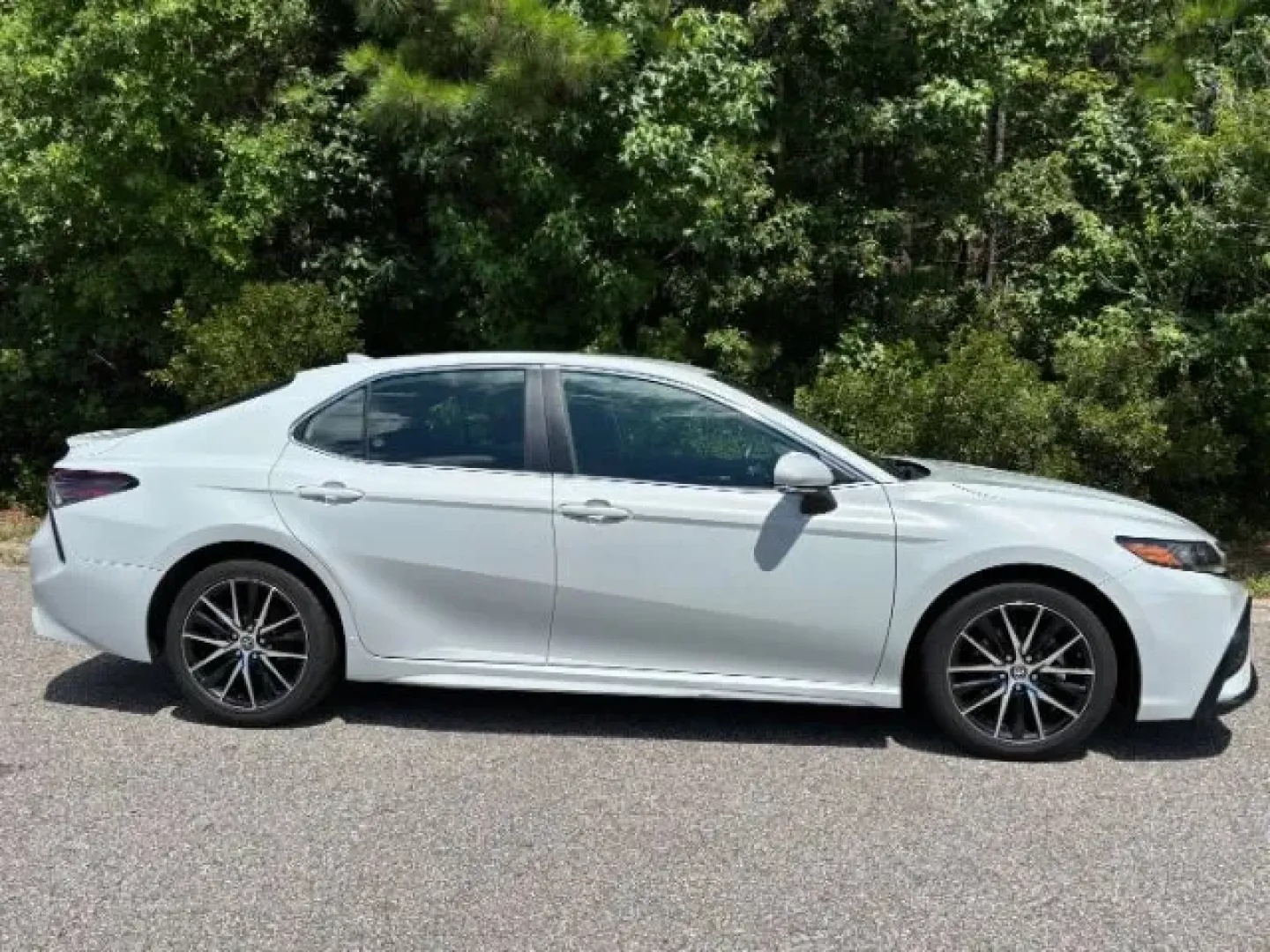 2023 /Black Toyota Camry SE | SE Nightshade Edition | SE Nightshade Edition (4T1G11AK0PU) with an 2.5L I-4 port/direct injection engine, located at 2761 East Hwy 501, Conway, SC, 29526, (843) 331-1151, 33.781528, -78.989883 - **Elevate Your Commute with the 2023 Toyota Camry SE Nightshade Edition at Car City - Conway!**<br /> <br /> Are you seeking the perfect blend of style, comfort, and performance for your daily drive? Look no further than this stunning 2023 Toyota Camry SE Nightshade Edition, a pre-owned gem that eff - Photo#3