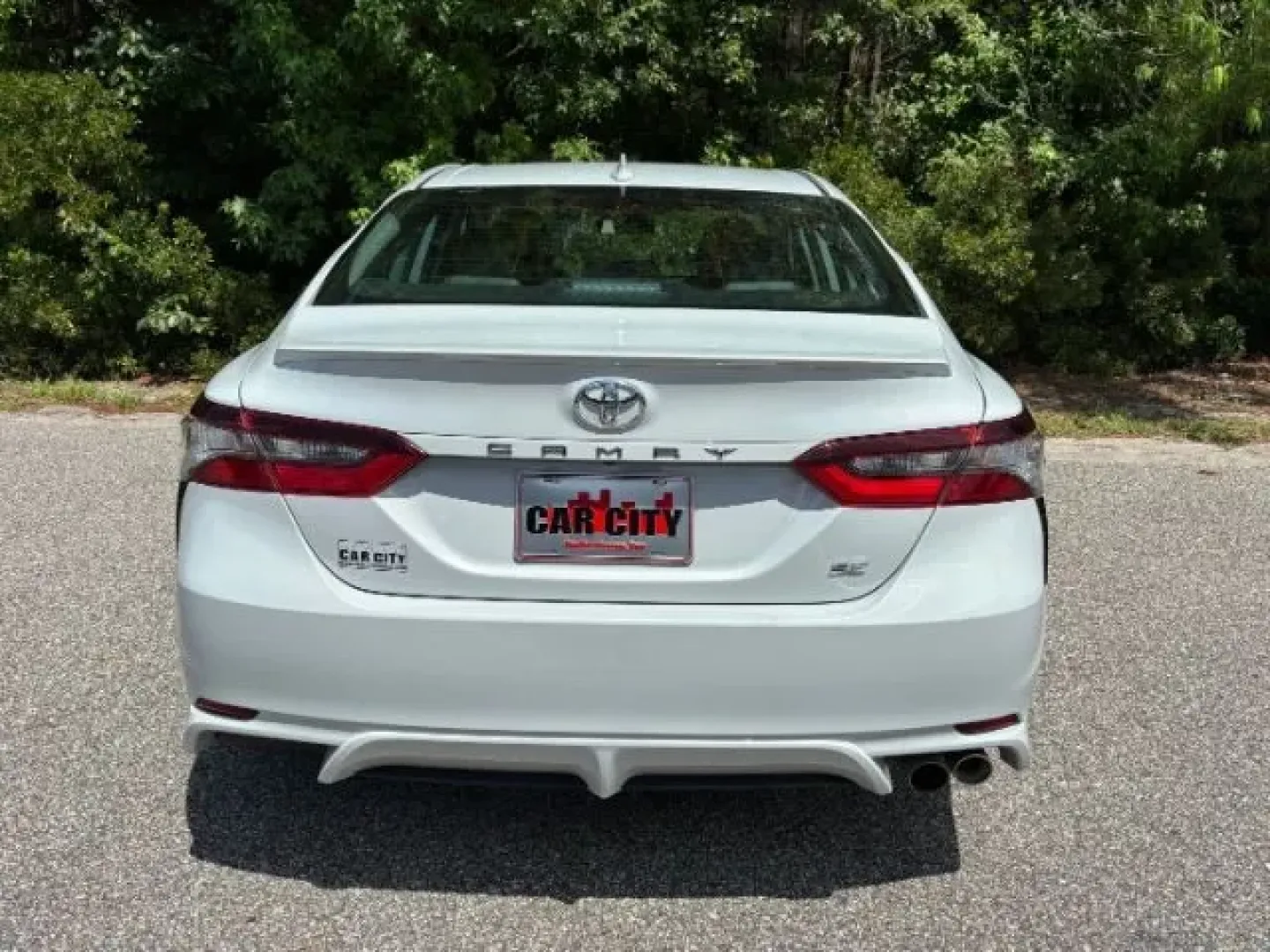 2023 /Black Toyota Camry SE | SE Nightshade Edition | SE Nightshade Edition (4T1G11AK0PU) with an 2.5L I-4 port/direct injection engine, located at 2761 East Hwy 501, Conway, SC, 29526, (843) 331-1151, 33.781528, -78.989883 - **Elevate Your Commute with the 2023 Toyota Camry SE Nightshade Edition at Car City - Conway!**<br /> <br /> Are you seeking the perfect blend of style, comfort, and performance for your daily drive? Look no further than this stunning 2023 Toyota Camry SE Nightshade Edition, a pre-owned gem that eff - Photo#5