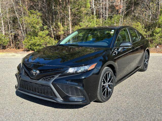 photo of 2023 Toyota Camry SE | SE Nightshade Edition | SE Nightshade Edition Hybrid