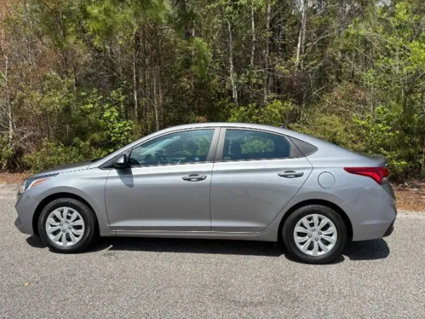 2021 /Black Hyundai Accent SE (3KPC24A60ME) with an Smartstream 1.6L I-4 port/direct injection engine, located at 9146 Ocean Hwy West, Calabash, NC, 28467, (910) 579-1110, 33.928635, -78.576157 - 2021 Hyundai Accent SE - Photo#0
