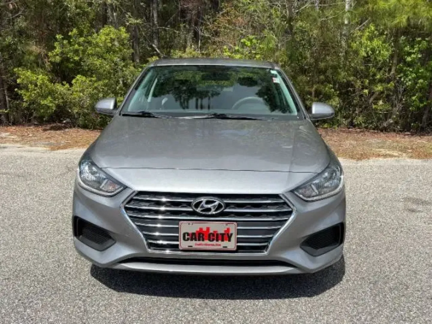2021 /Black Hyundai Accent SE (3KPC24A60ME) with an Smartstream 1.6L I-4 port/direct injection engine, located at 9146 Ocean Hwy West, Calabash, NC, 28467, (910) 579-1110, 33.928635, -78.576157 - 2021 Hyundai Accent SE - Photo#2