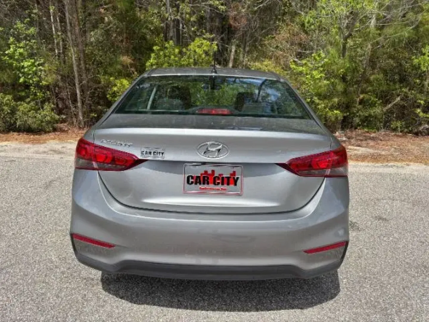 2021 /Black Hyundai Accent SE (3KPC24A60ME) with an Smartstream 1.6L I-4 port/direct injection engine, located at 9146 Ocean Hwy West, Calabash, NC, 28467, (910) 579-1110, 33.928635, -78.576157 - 2021 Hyundai Accent SE - Photo#3