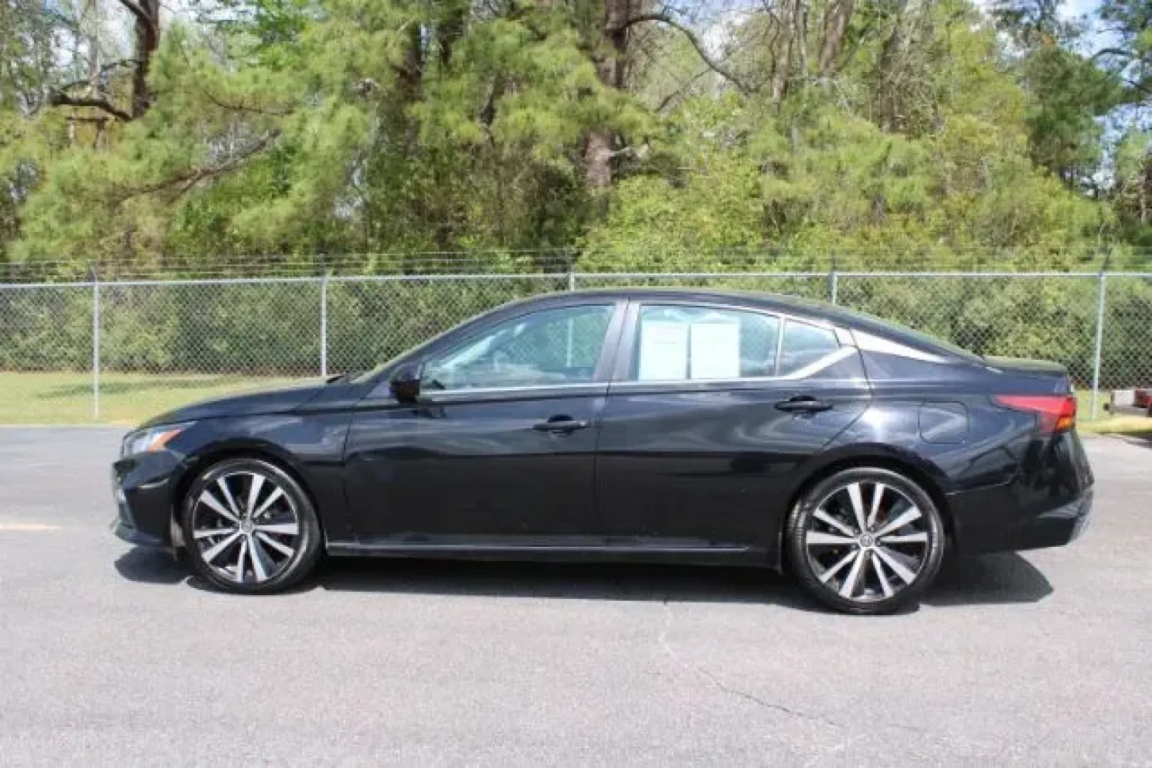 2020 Nissan Altima 2.5 SR (1N4BL4CV7LC) with an 2.5L L4 DOHC 16V engine, Continuously Variabl transmission, located at 3598 James B White Hwy South, Whiteville, NC, 28472, (910) 642-3196, 34.294846, -78.732613 - 2020 Nissan Altima 2.5 SR - Photo#3