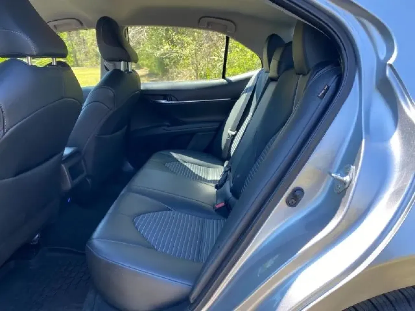 2023 /Black Toyota Camry SE (4T1G11AK0PU) with an 2.5L I-4 port/direct injection engine, located at 9146 Ocean Hwy West, Calabash, NC, 28467, (910) 579-1110, 33.928635, -78.576157 - Are you in search of a reliable sedan that combines comfort, efficiency, and style? Look no further than this stunning 2023 Toyota Camry SE available at Car City - Calabash! Perfect for daily commuters, growing families, or anyone who appreciates a smooth ride, this pre-owned sedan has everything yo - Photo#5