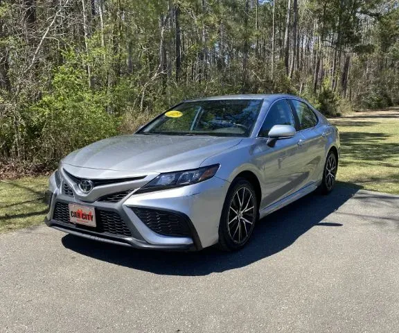 photo of 2023 Toyota Camry SE
