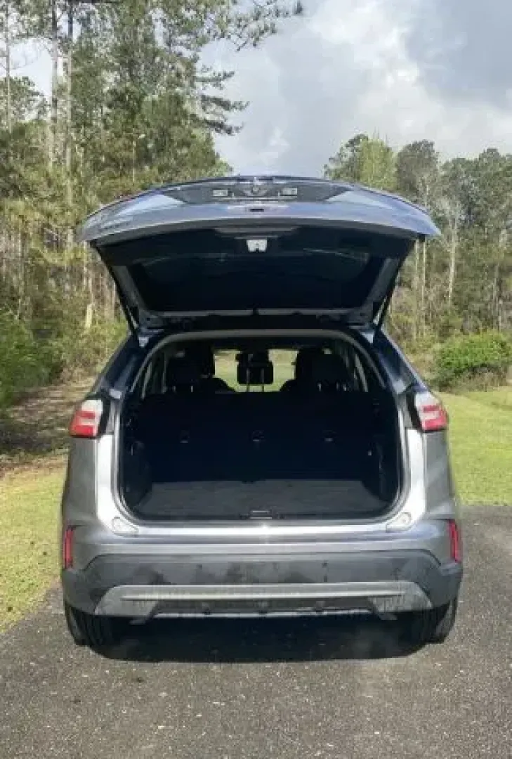 2022 /Ebony Ford Edge SEL AWD (2FMPK4J95NB) with an 2.0L L4 DOHC 16V engine, 6-Speed Automatic transmission, located at 9146 Ocean Hwy West, Calabash, NC, 28467, (910) 579-1110, 33.928635, -78.576157 - 2022 Ford Edge SEL AWD - Photo#8