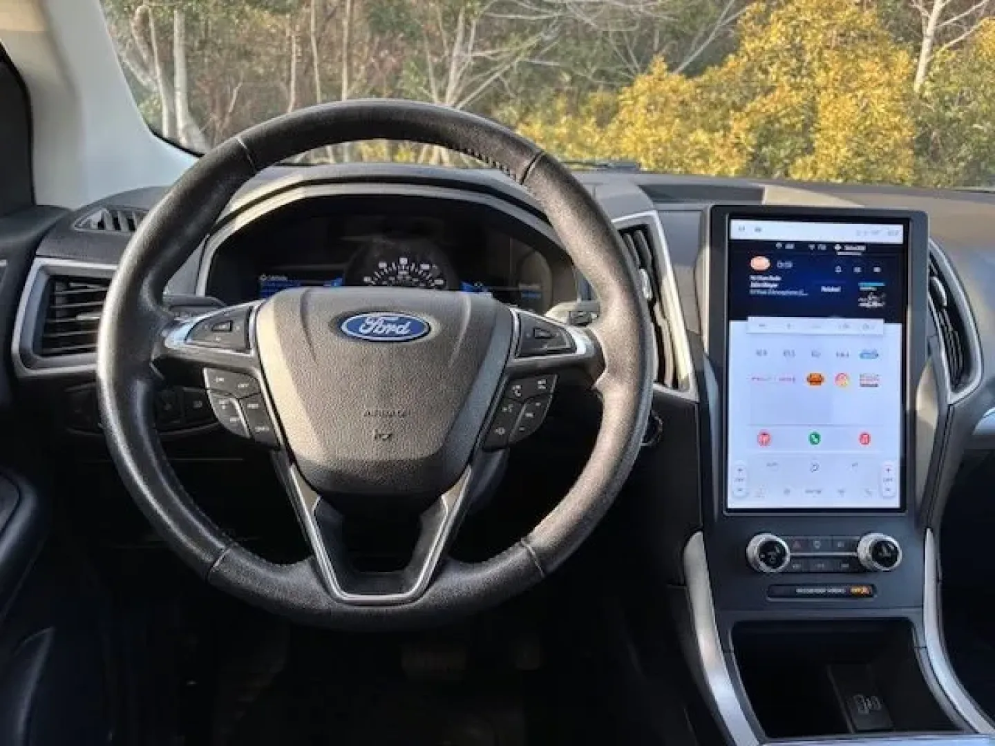 2022 /Ebony Ford Edge SEL AWD (2FMPK4J95NB) with an 2.0L L4 DOHC 16V engine, 6-Speed Automatic transmission, located at 2761 East Hwy 501, Conway, SC, 29526, (843) 331-1151, 33.781528, -78.989883 - Elevate your everyday adventures with this stunning 2022 Ford Edge SEL AWD, perfect for families on the go or weekend explorers seeking reliability and comfort. With its spacious interior and advanced technology, this SUV is designed to accommodate both your daily commute and your next road trip. Wh - Photo#7