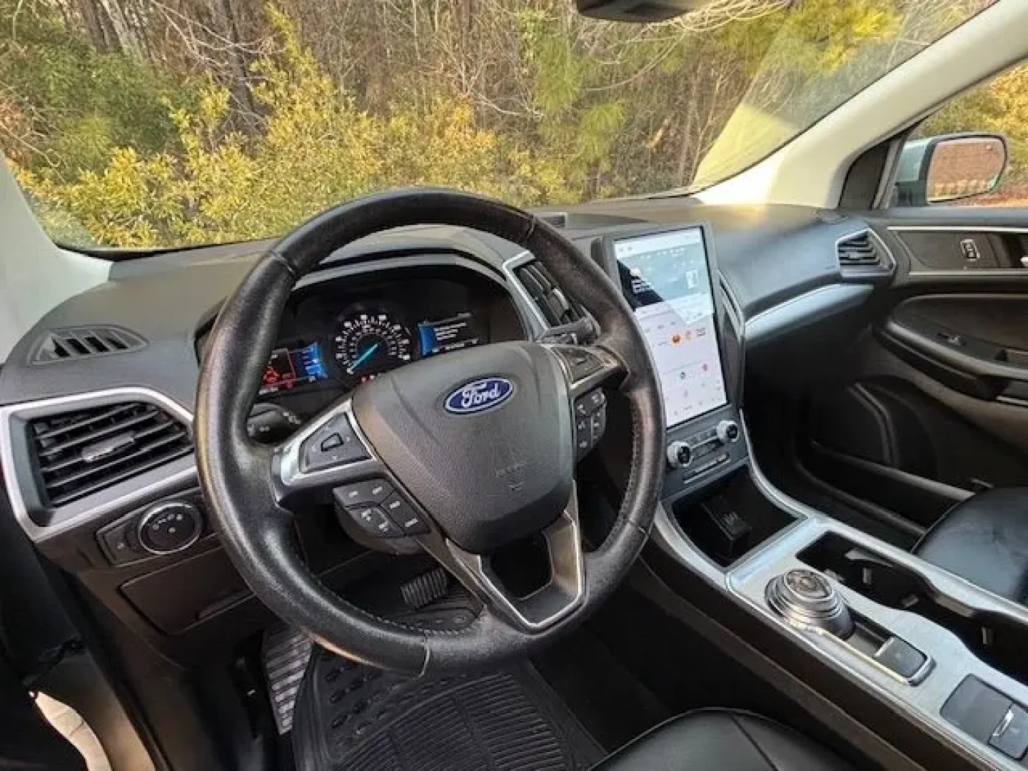 2022 /Ebony Ford Edge SEL AWD (2FMPK4J95NB) with an 2.0L L4 DOHC 16V engine, 6-Speed Automatic transmission, located at 2761 East Hwy 501, Conway, SC, 29526, (843) 331-1151, 33.781528, -78.989883 - Elevate your everyday adventures with this stunning 2022 Ford Edge SEL AWD, perfect for families on the go or weekend explorers seeking reliability and comfort. With its spacious interior and advanced technology, this SUV is designed to accommodate both your daily commute and your next road trip. Wh - Photo#9