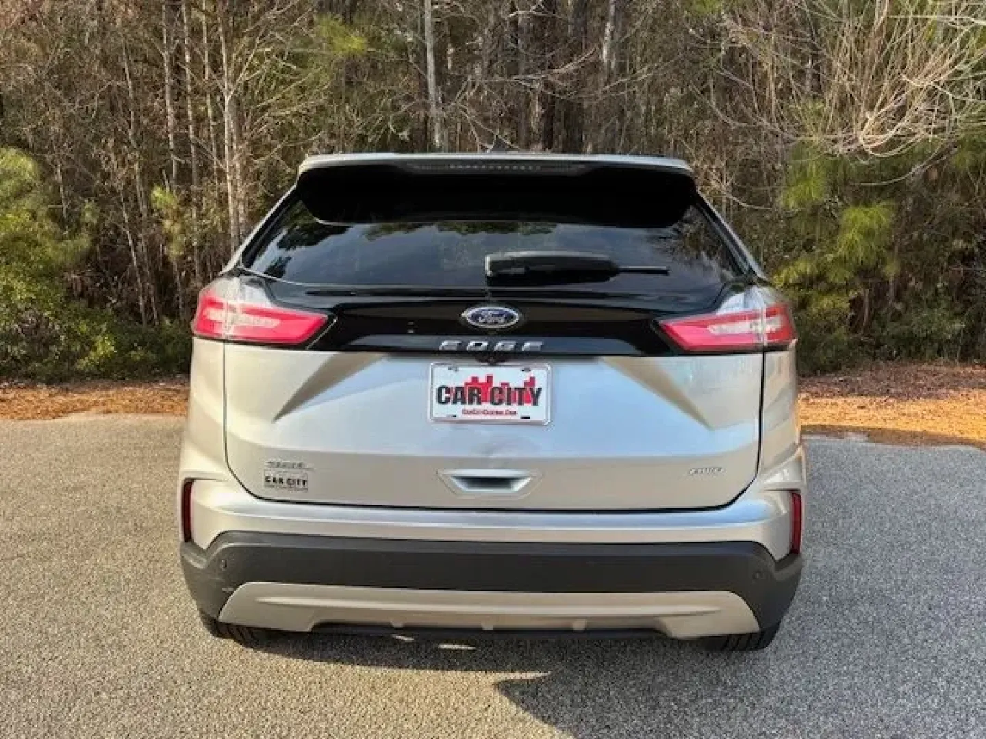 2022 /Ebony Ford Edge SEL AWD (2FMPK4J95NB) with an 2.0L L4 DOHC 16V engine, 6-Speed Automatic transmission, located at 9146 Ocean Hwy West, Calabash, NC, 28467, (910) 579-1110, 33.928635, -78.576157 - 2022 Ford Edge SEL AWD - Photo#5
