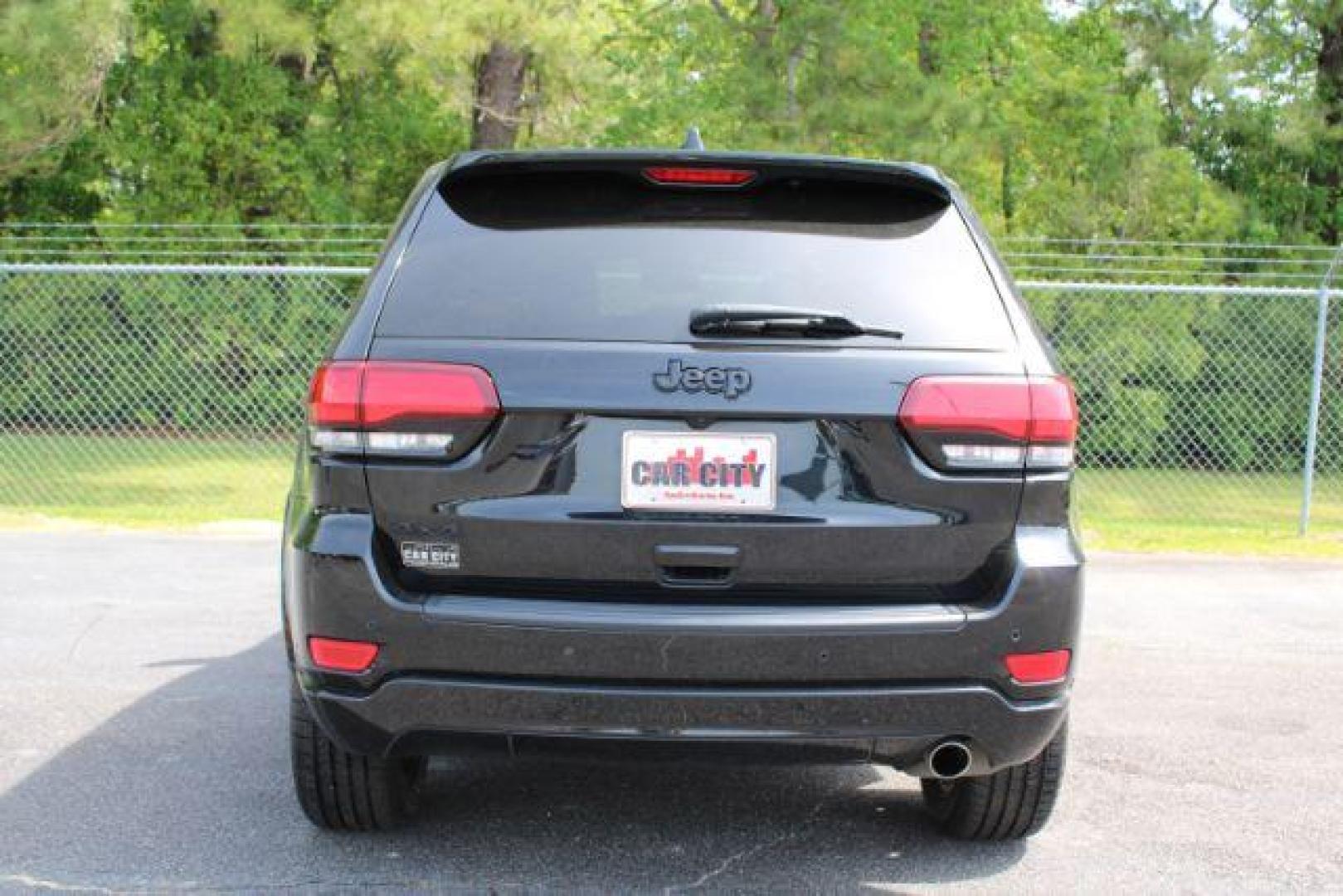 2019 Jeep Grand Cherokee Altitude 4x4 (1C4RJFAG9KC) with an Pentastar 3.6L V-6 DOHC engine, located at 3598 James B White Hwy South, Whiteville, NC, 28472, (910) 642-3196, 34.294846, -78.732613 - 2019 Jeep Grand Cherokee Altitude 4x4 - Photo#2