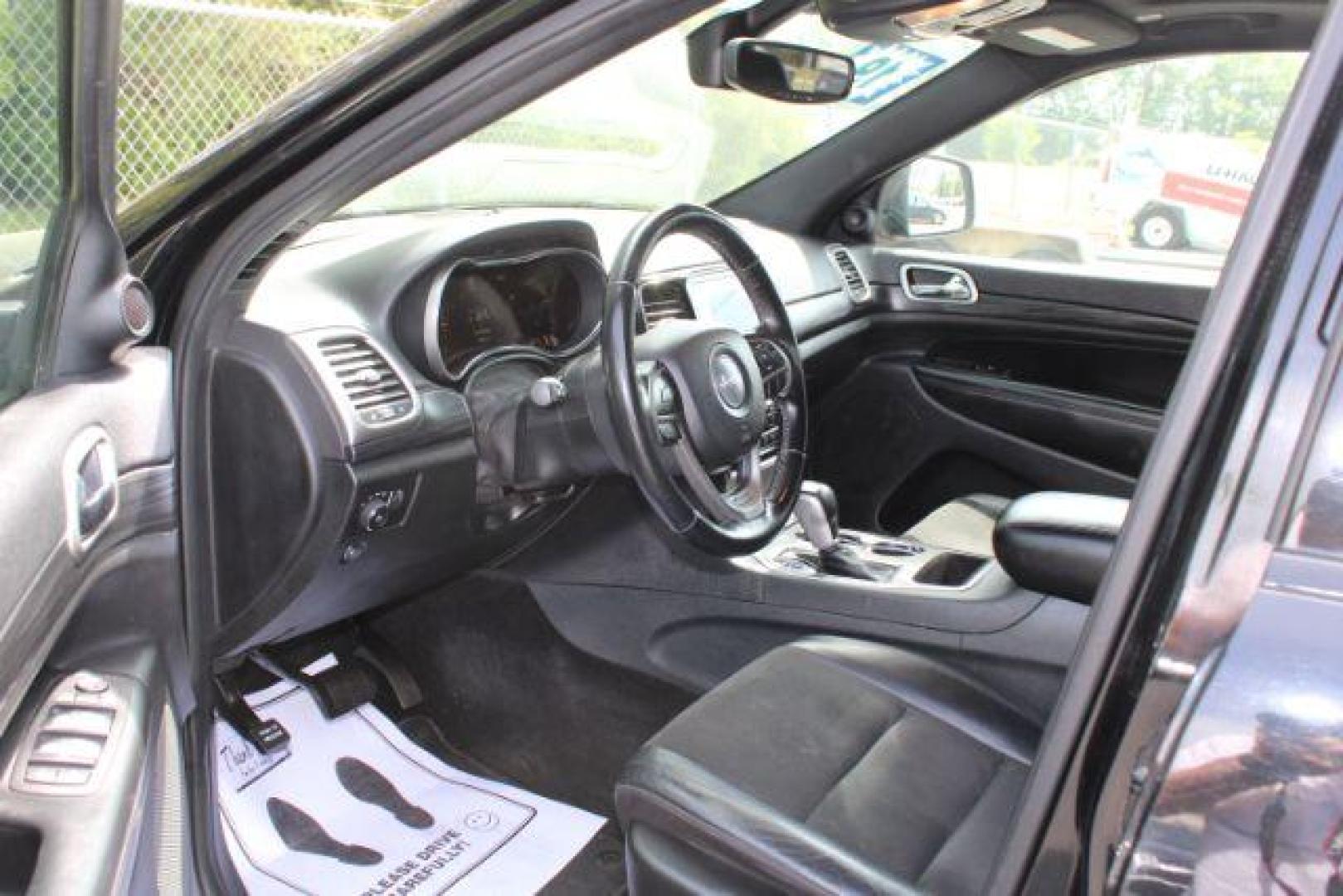 2019 Jeep Grand Cherokee Altitude 4x4 (1C4RJFAG9KC) with an Pentastar 3.6L V-6 DOHC engine, located at 3598 James B White Hwy South, Whiteville, NC, 28472, (910) 642-3196, 34.294846, -78.732613 - 2019 Jeep Grand Cherokee Altitude 4x4 - Photo#7
